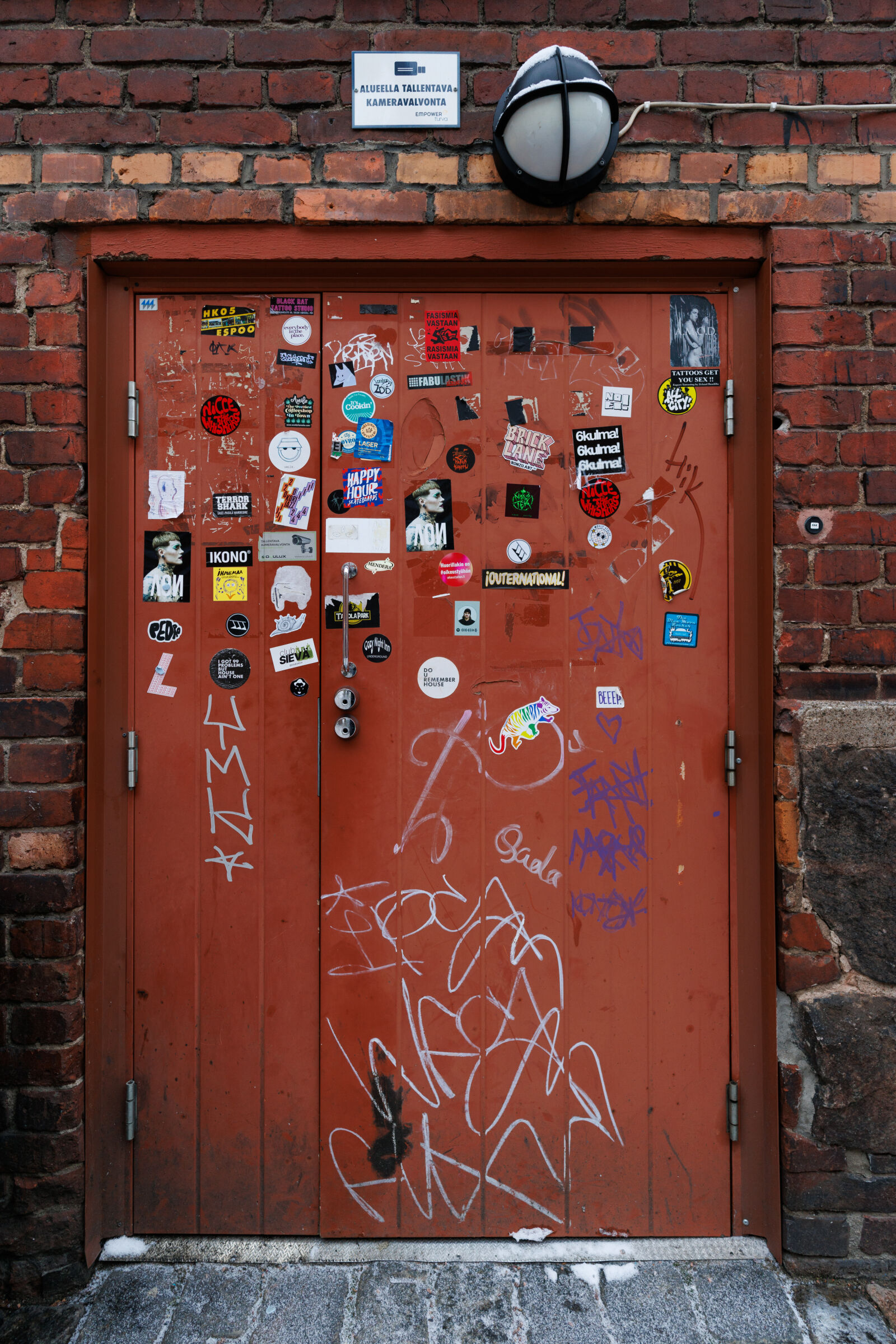 Canon EOS R7 sample photo. Doorway 12mm photography