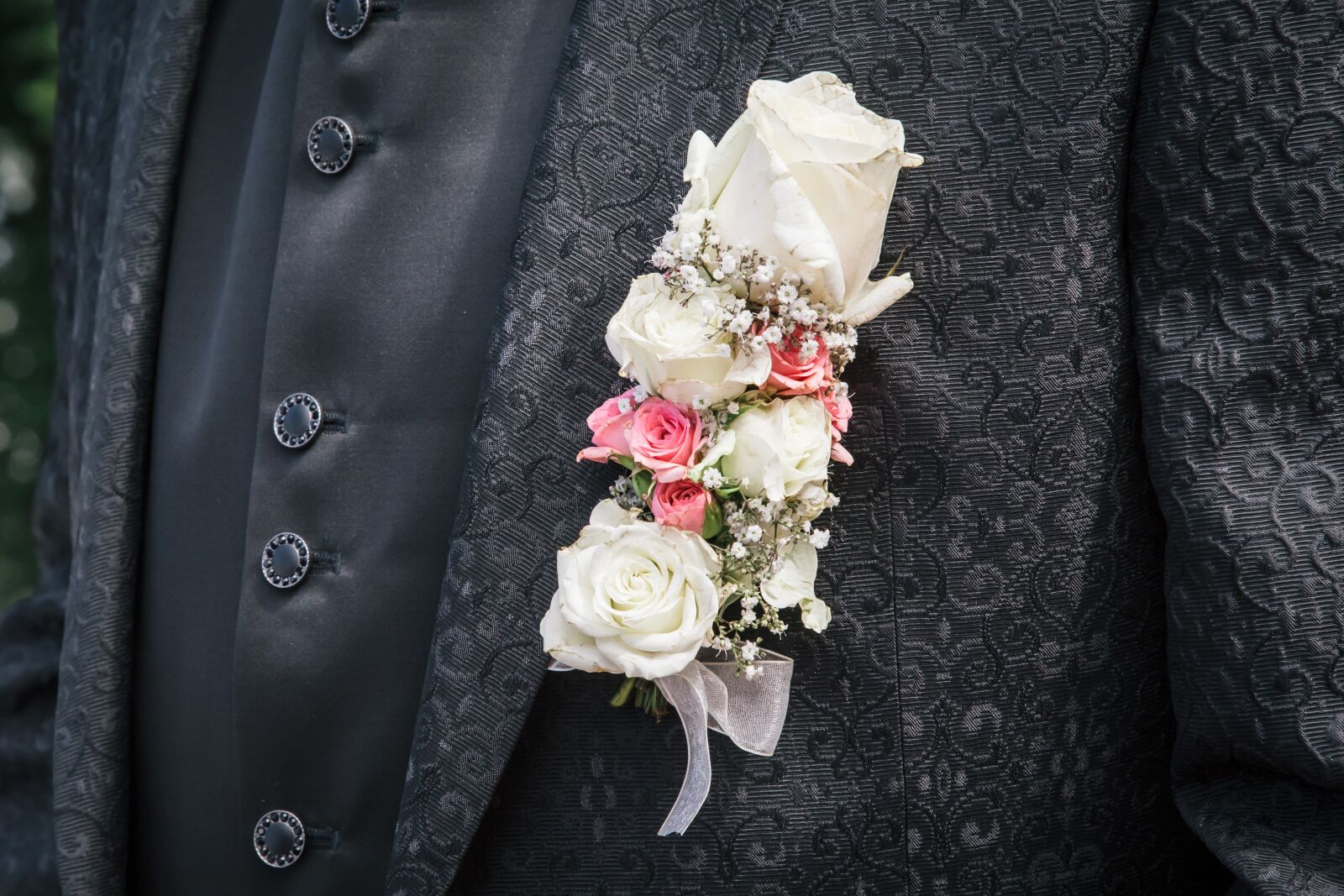 Canon EOS 6D + Canon EF 24-105mm F4L IS USM sample photo. Wedding, floral decorations, flowers photography