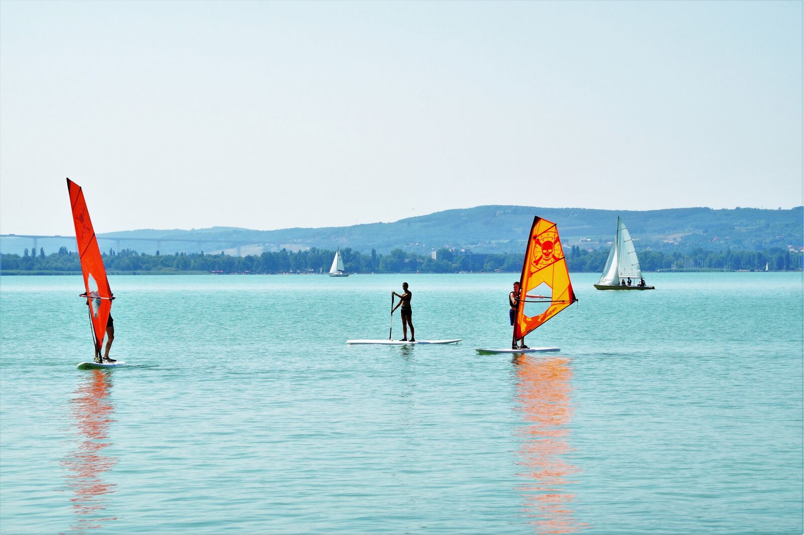 Sony SLT-A58 sample photo. Windsurfing, water sport, sail photography