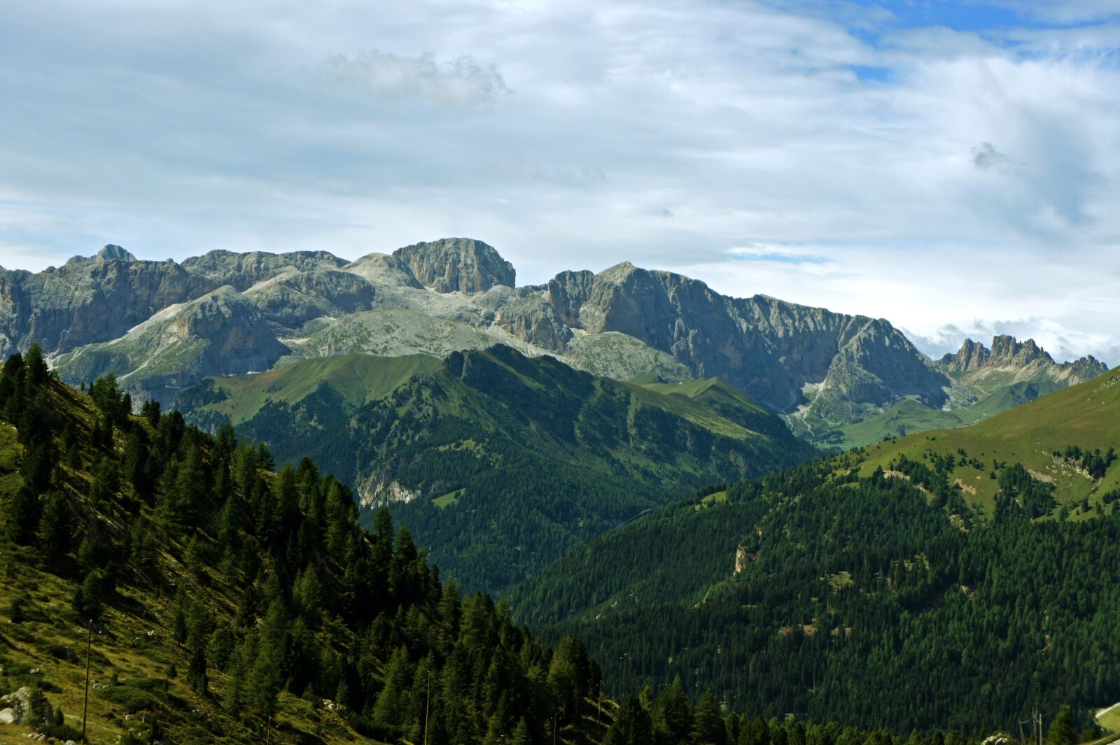 Sony Alpha NEX-5 + Sony E 18-55mm F3.5-5.6 OSS sample photo. Dolomites, mountains, italy photography