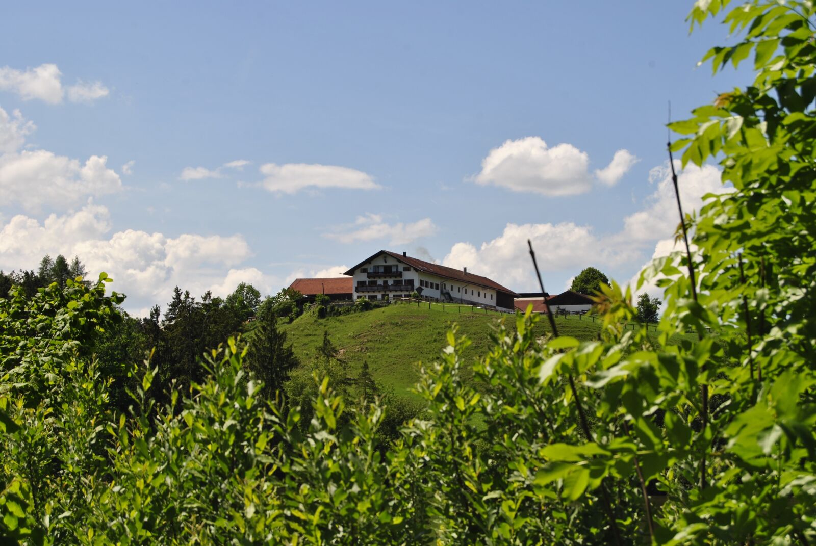 Nikon D3000 sample photo. Farmhouse, landscape, bavaria photography