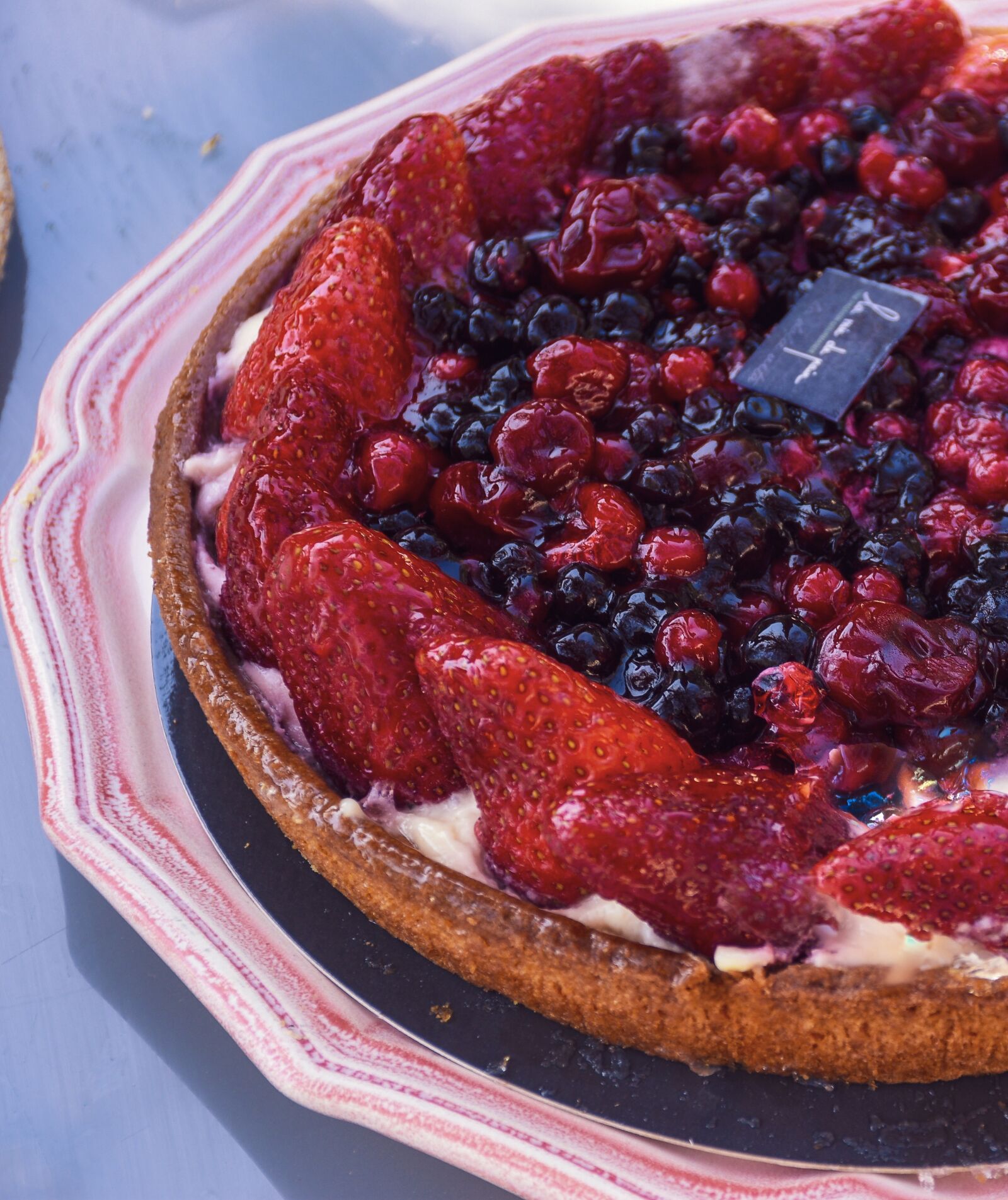 Nikon D5600 sample photo. Strawberries, cherries, blueberries photography