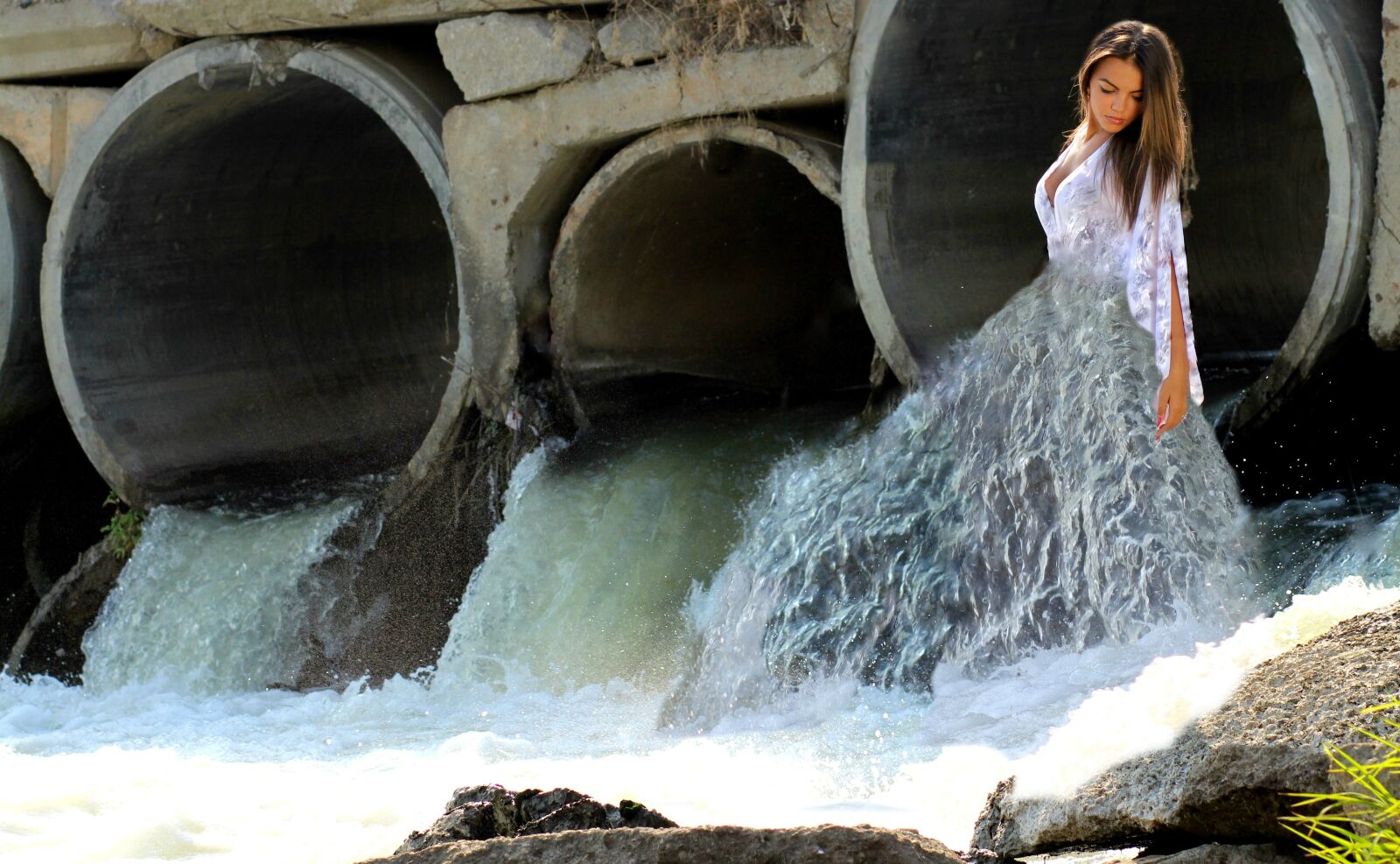 Canon EOS 700D (EOS Rebel T5i / EOS Kiss X7i) + Canon EF 85mm F1.8 USM sample photo. Girl, cascada, dress photography
