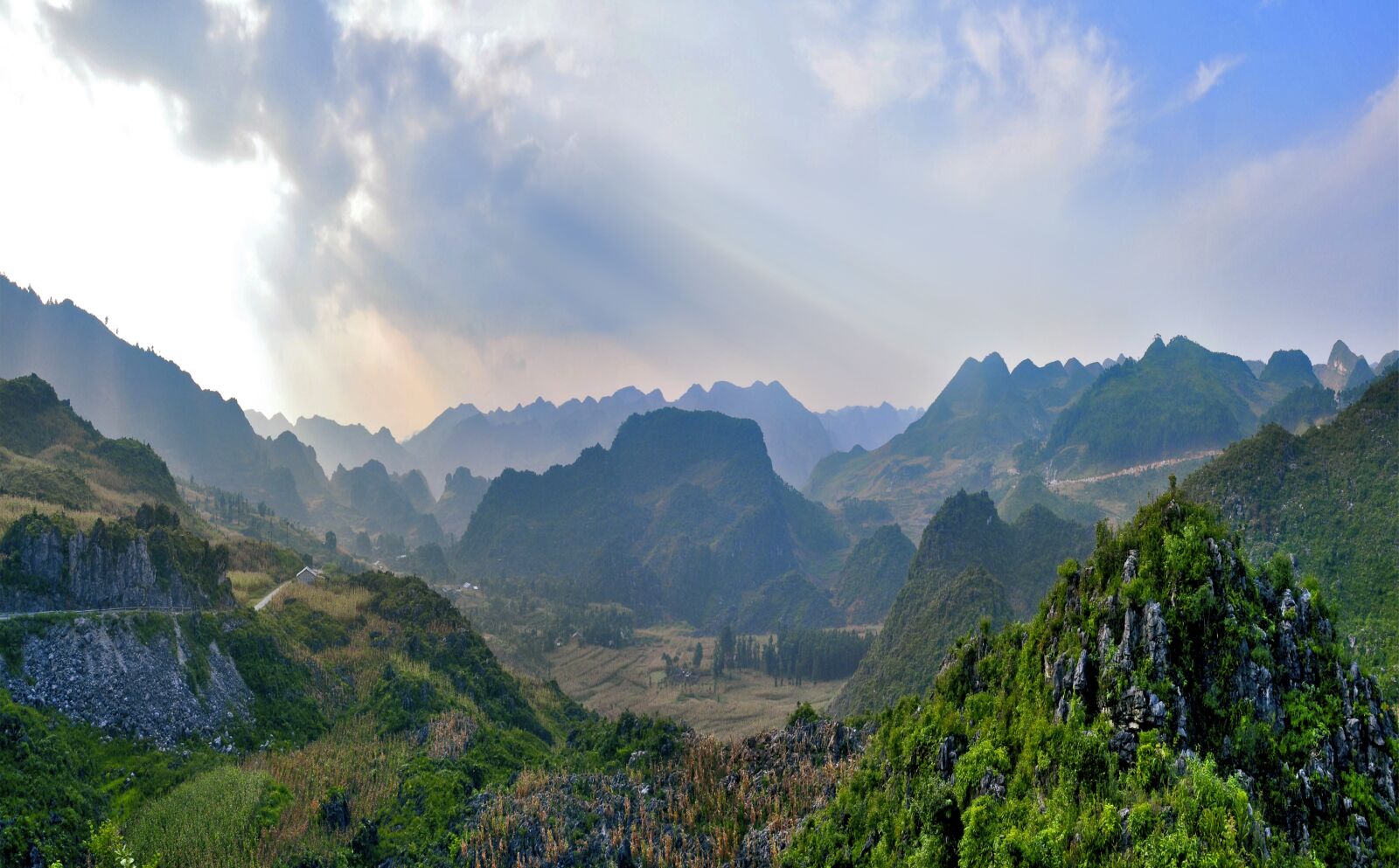 Nikon D90 sample photo. Kathy, sky, vietnam photography