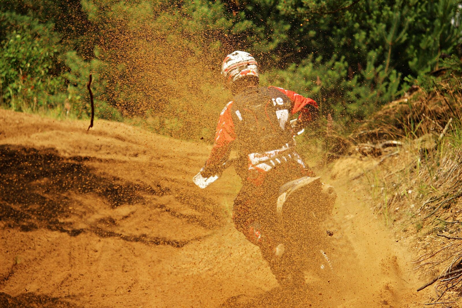 Canon EOS 100D (EOS Rebel SL1 / EOS Kiss X7) sample photo. Sand, motocross, dirtbike photography