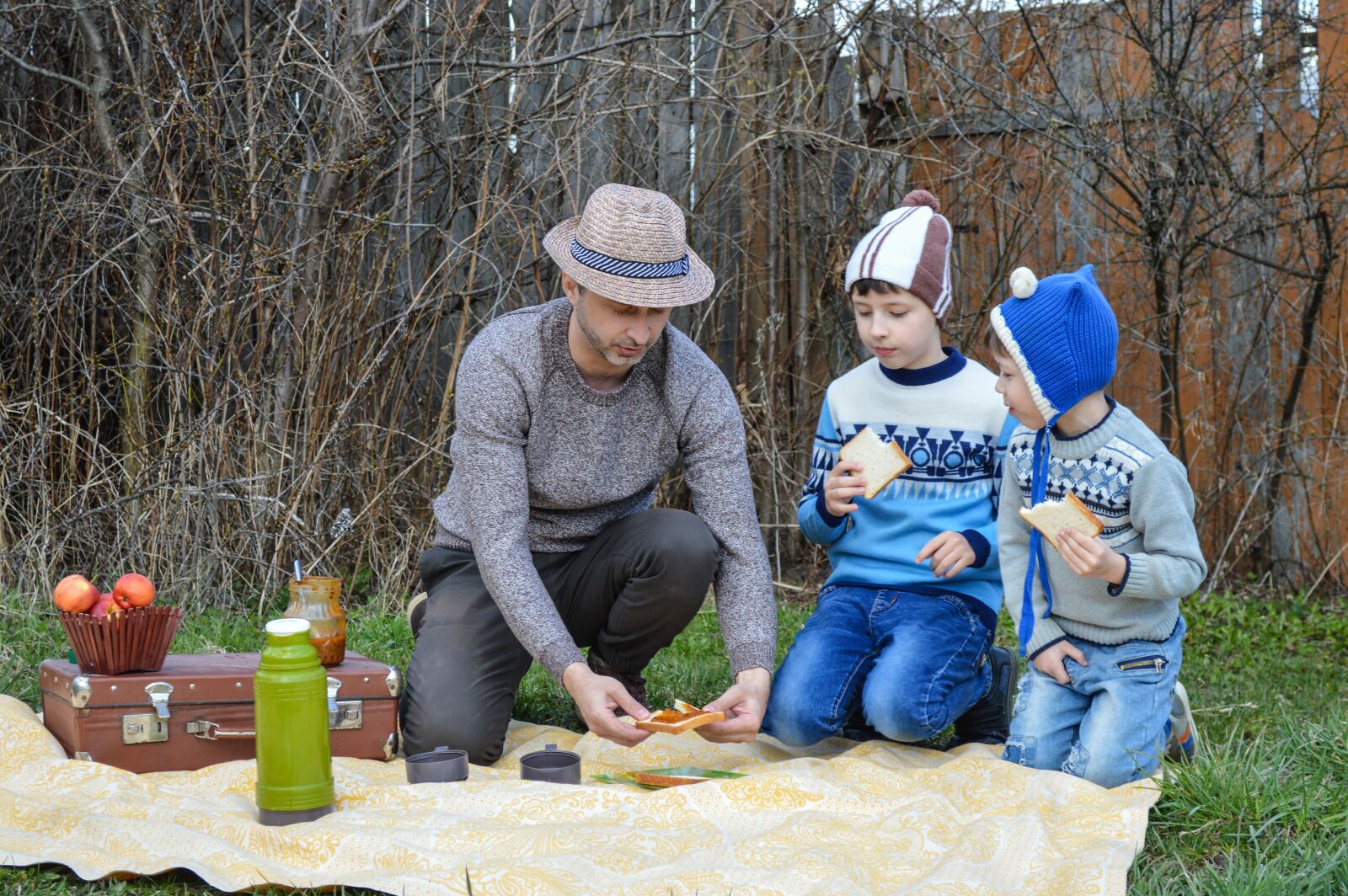 Nikon D3200 sample photo. Picnic, family, kids photography