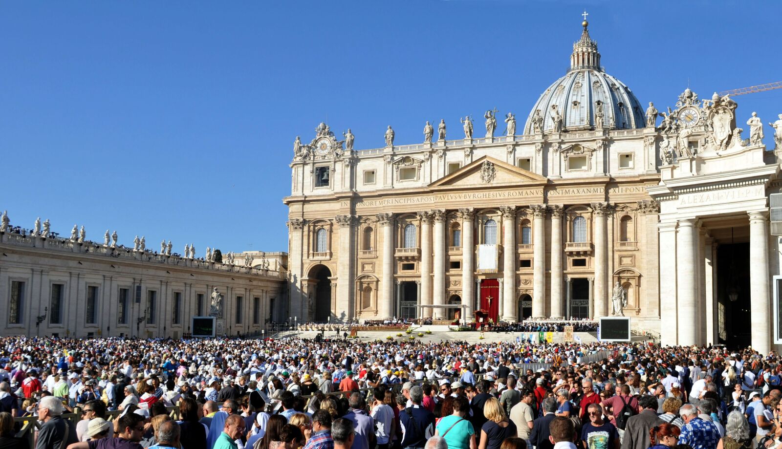 Nikon D5000 sample photo. Vatican city, pope, mass photography
