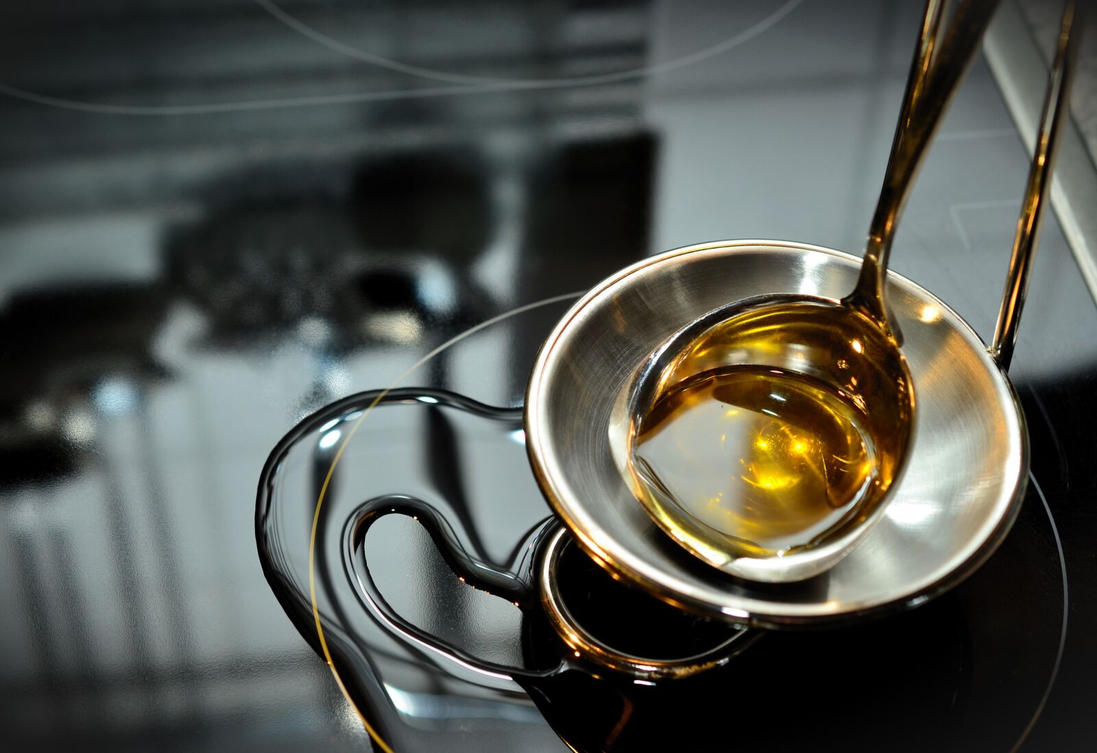Nikon D5100 sample photo. Oil, cooking oil, kitchen photography