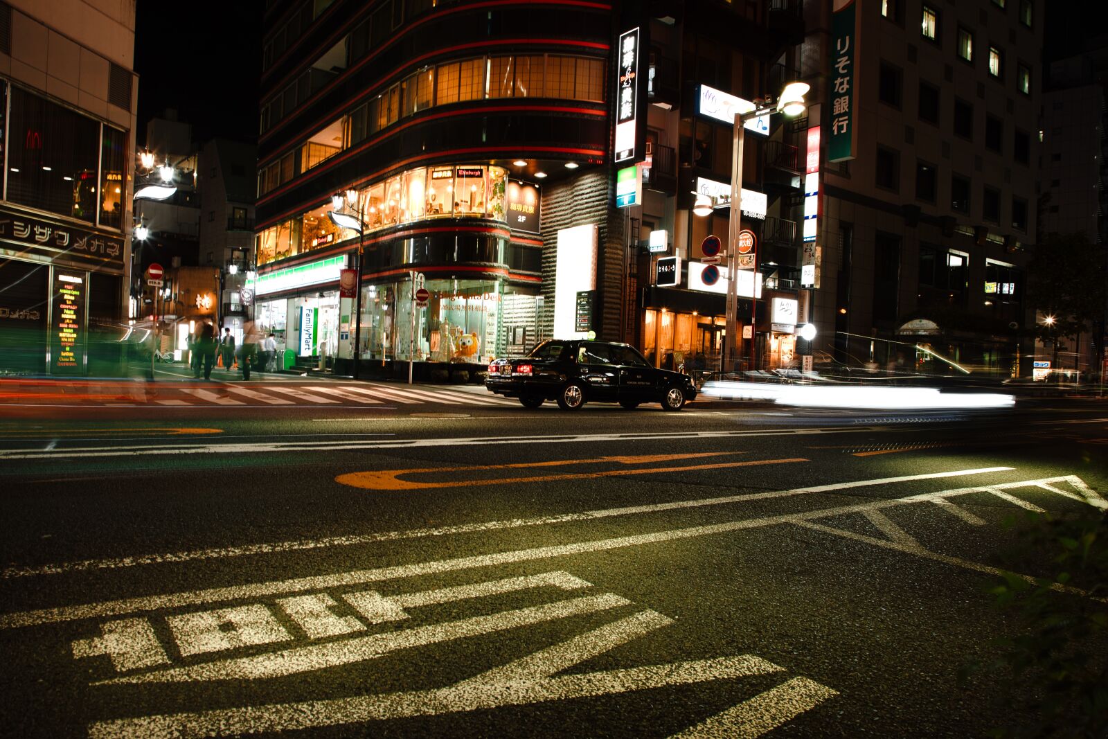 Canon EF 24-105mm F4L IS II USM sample photo. Transportation, traffic, building photography