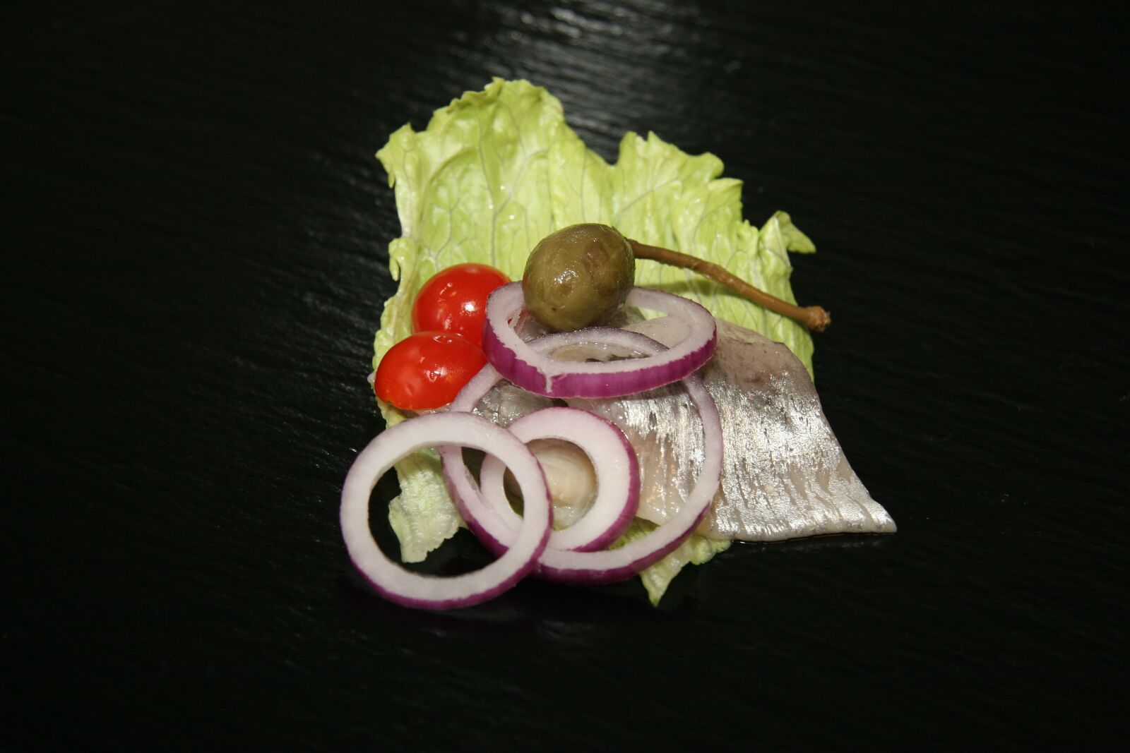 Canon EOS 20D sample photo. Herring, marinated herring, onion photography