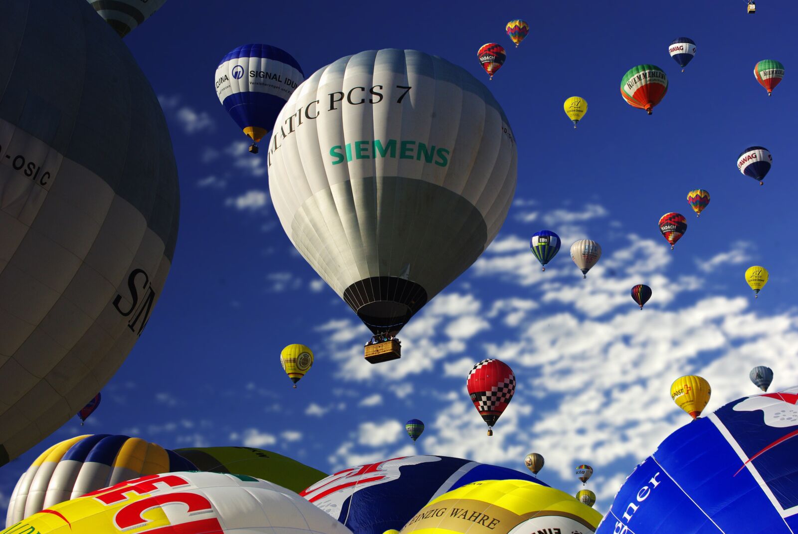 Pentax K-m (K2000) sample photo. Balloon, hot air balloon photography