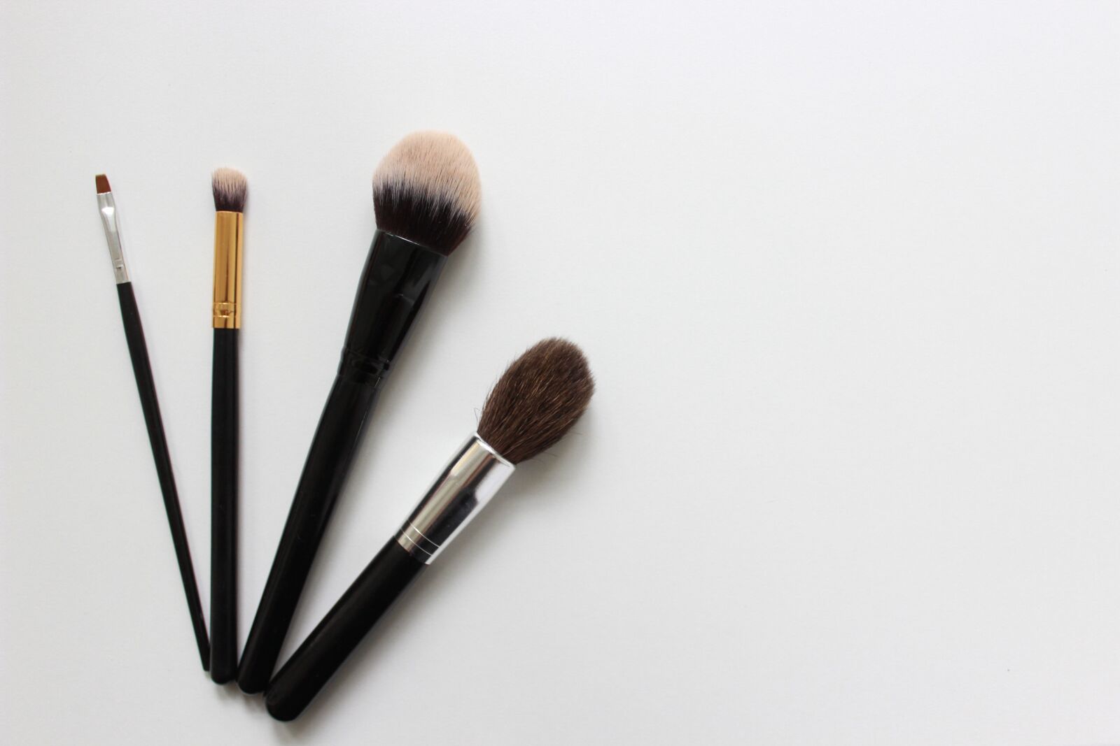 Canon EOS 600D (Rebel EOS T3i / EOS Kiss X5) sample photo. Maciag, brush, makeup brushes photography
