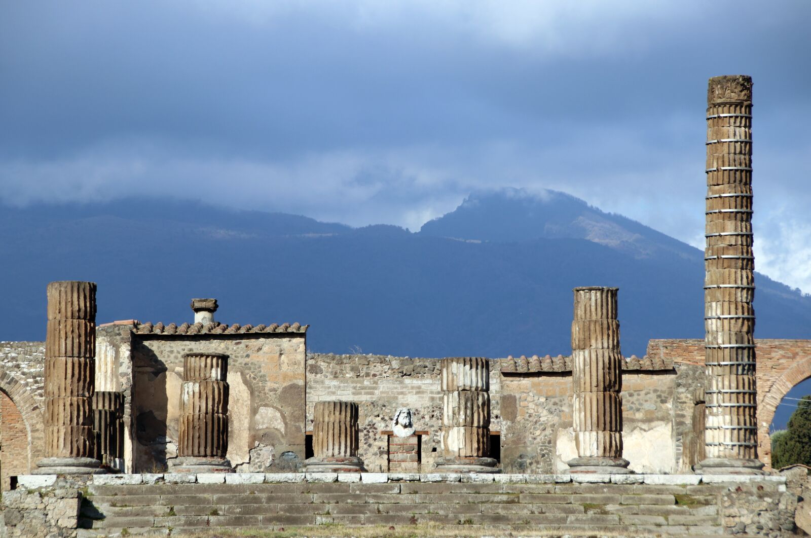 Canon EOS 80D sample photo. Temple of jupiter, capitolium photography