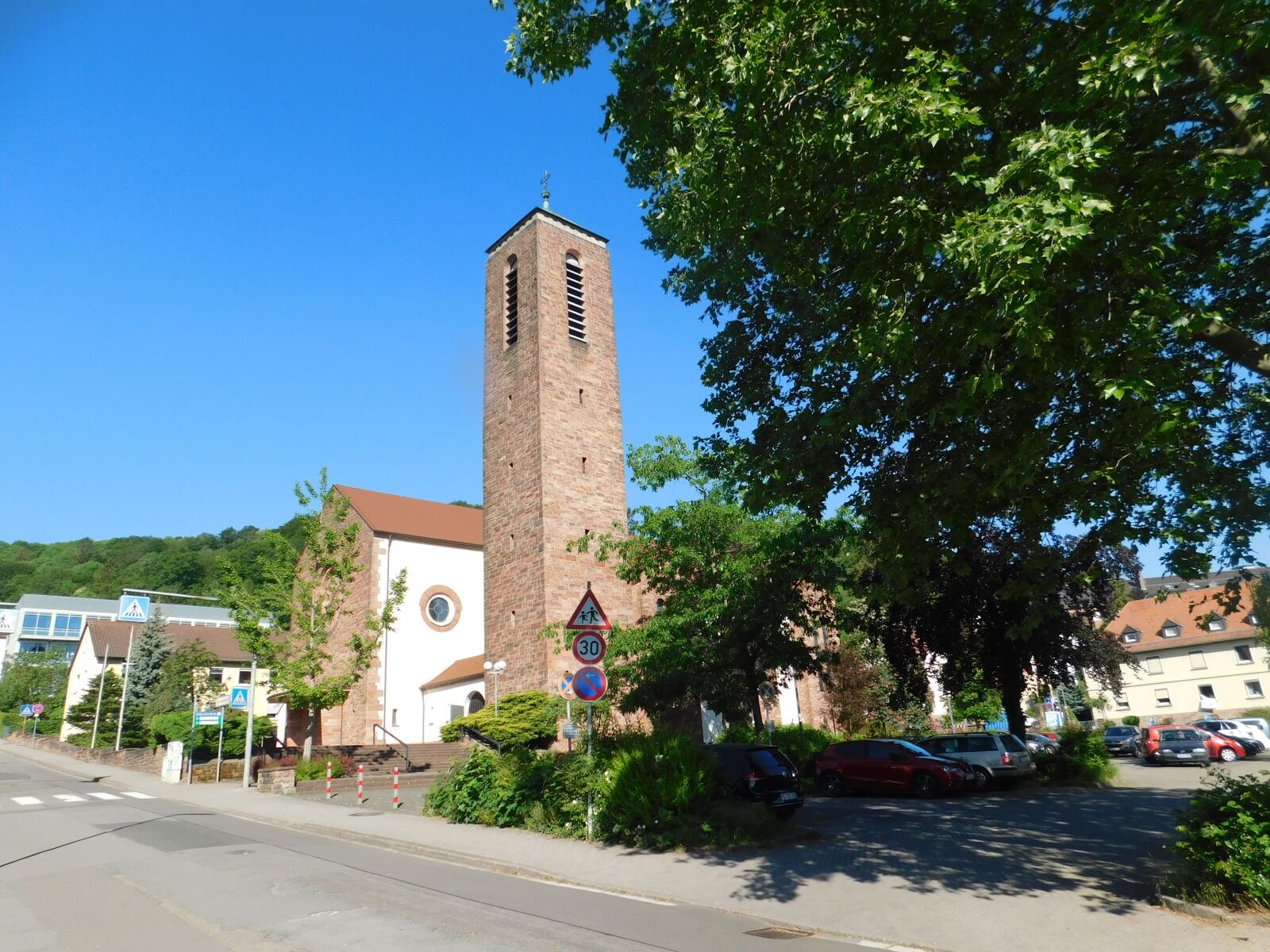 Nikon Coolpix B500 sample photo. Church, steeple, blue sky photography
