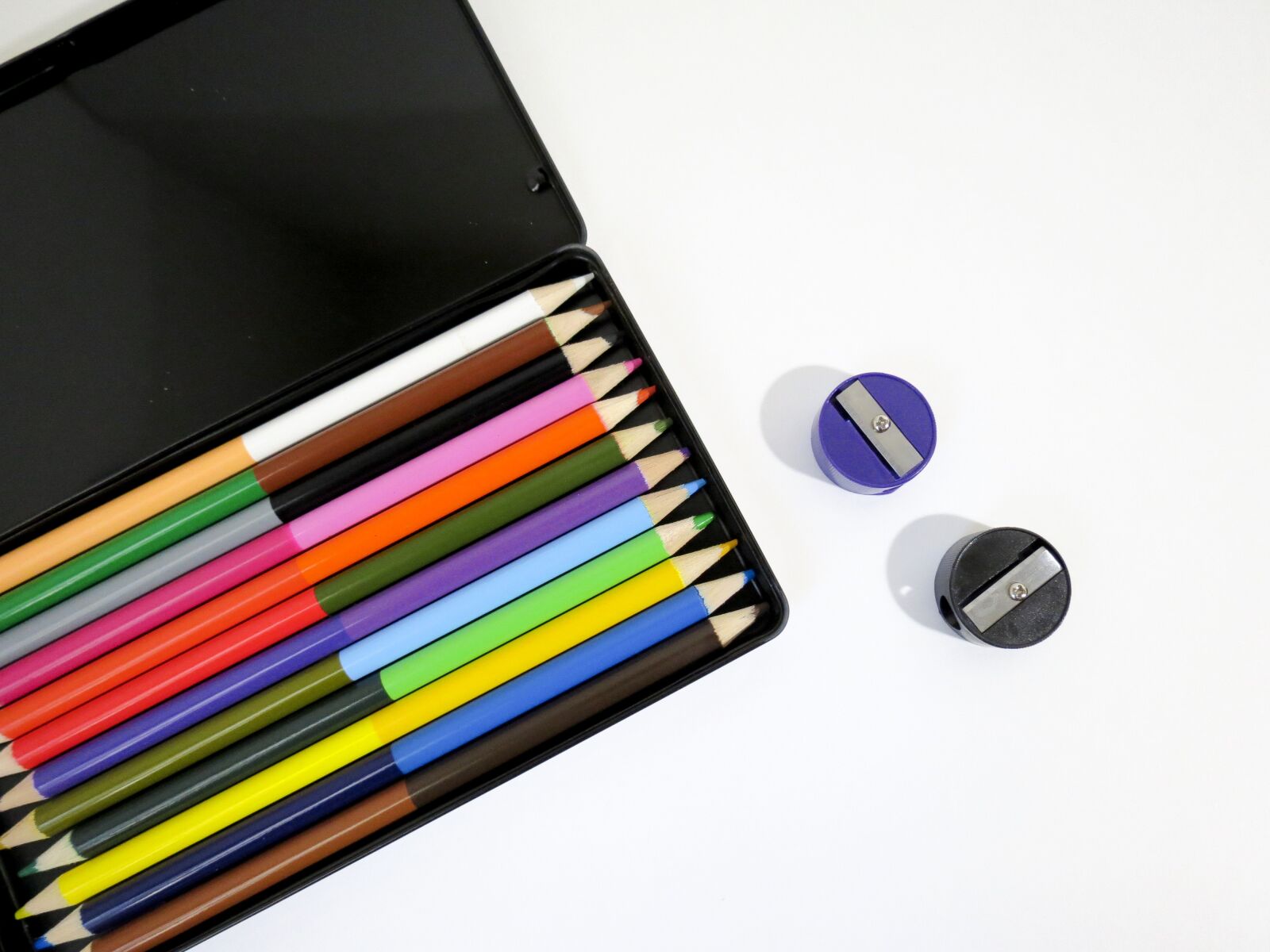 Canon PowerShot SX40 HS sample photo. Colorful, colored pencils, creativity photography