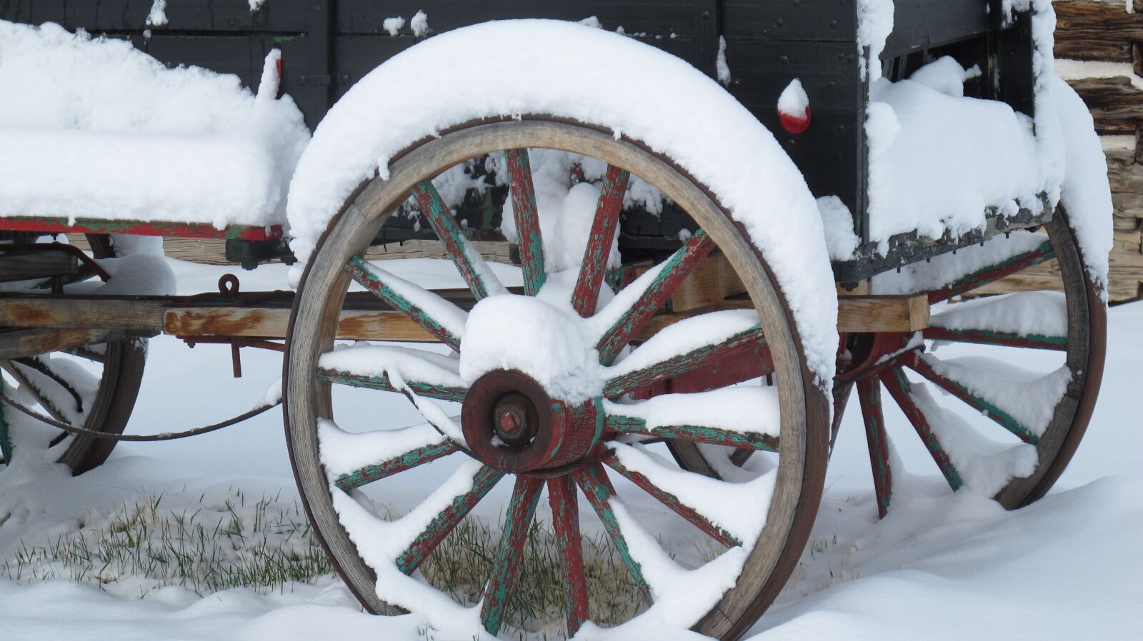 Canon PowerShot G12 sample photo. Wagon, wheels, winter photography