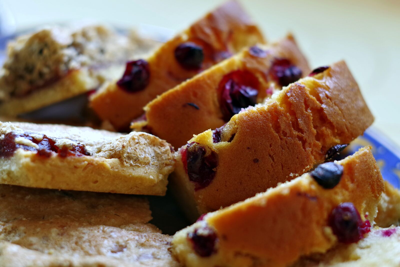 Pentax K-S2 sample photo. Cake, fruit, berries photography