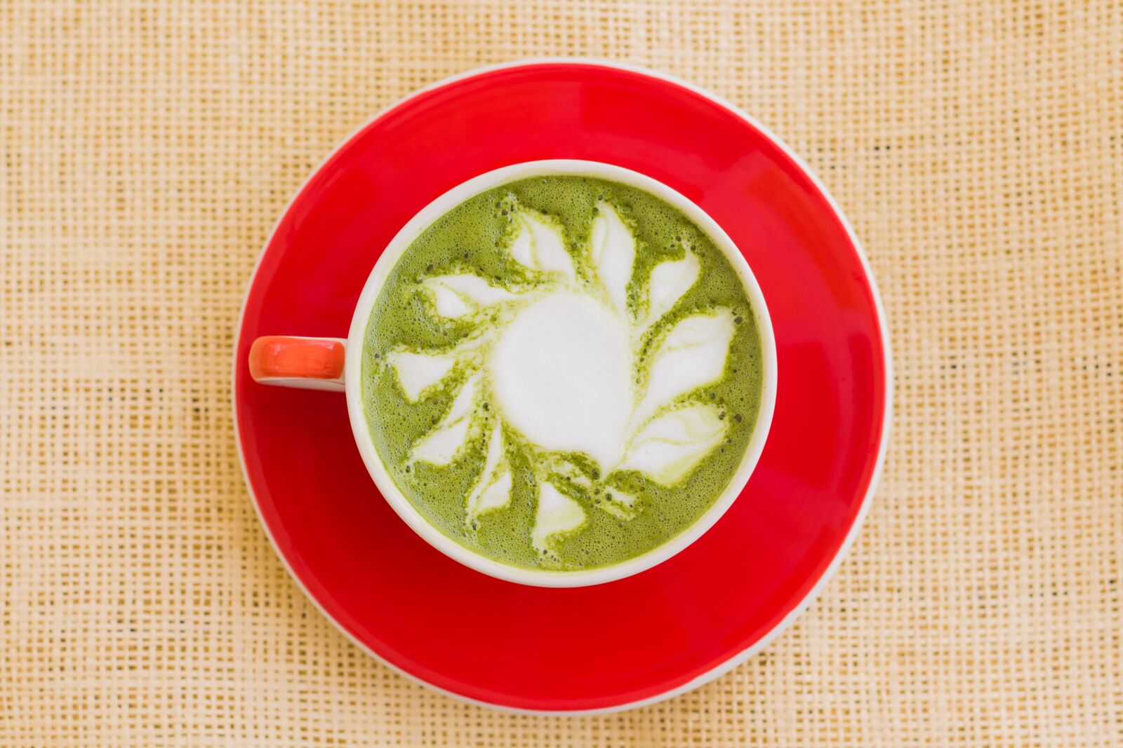 Canon EOS 700D (EOS Rebel T5i / EOS Kiss X7i) + Canon EF 50mm F1.8 STM sample photo. Beverage, in the morning photography