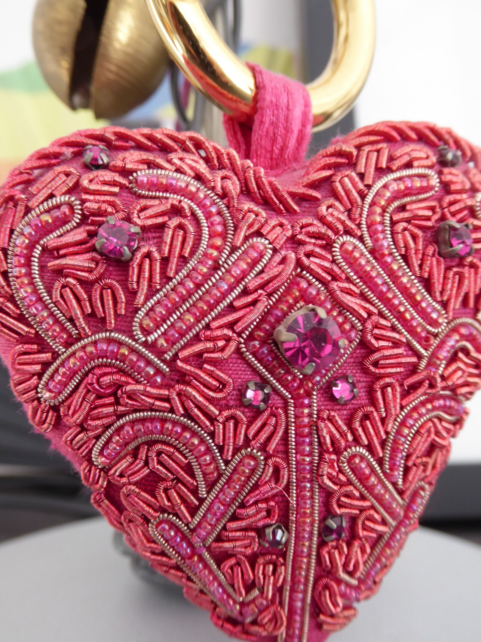 Panasonic Lumix DMC-ZS50 (Lumix DMC-TZ70) sample photo. Heart, embroidery, red photography