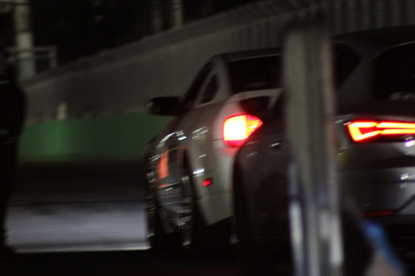 Canon EOS 550D (EOS Rebel T2i / EOS Kiss X4) sample photo. Cars, race, night photography