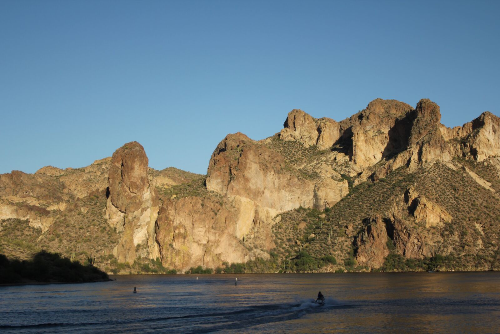 Canon EOS 550D (EOS Rebel T2i / EOS Kiss X4) sample photo. Mountain, cliffs, canyon photography