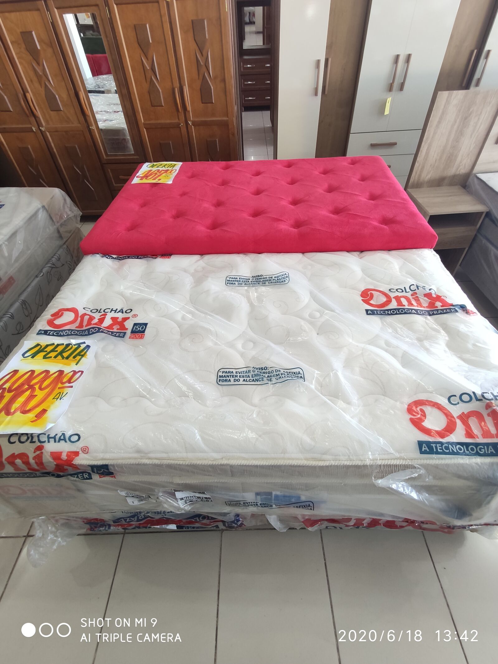 Xiaomi MI 9 sample photo. Bed, three, two photography