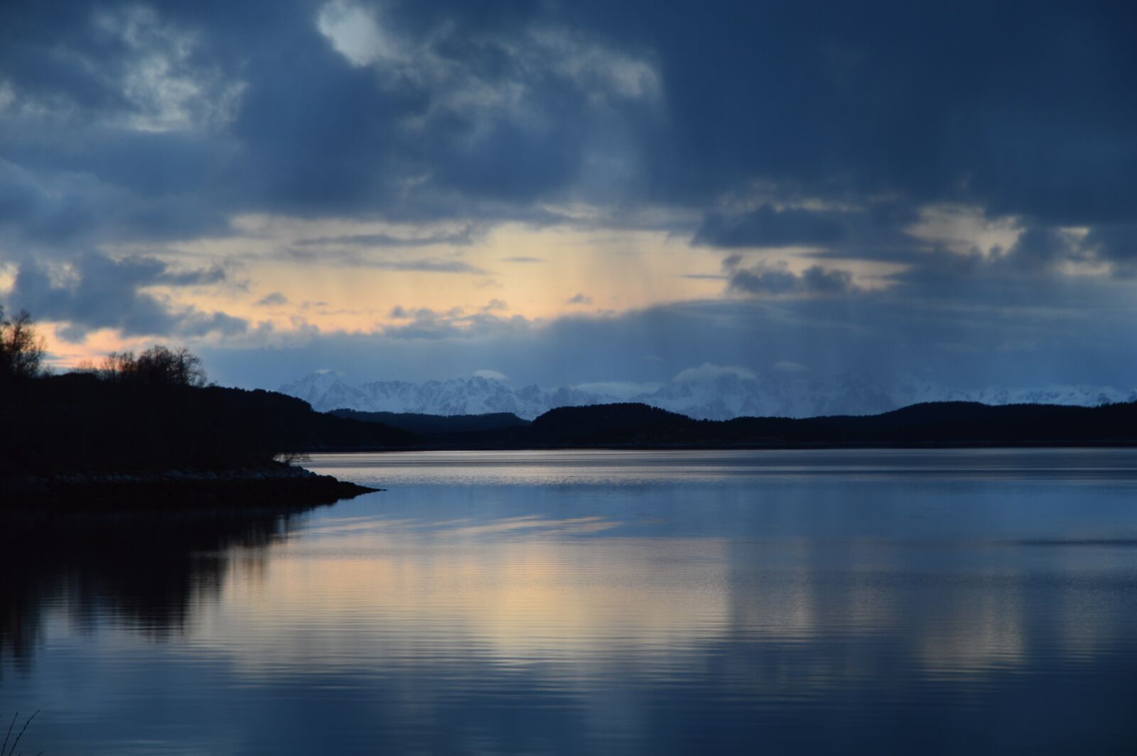 Nikon D3200 sample photo. Sea, ocean, clouds photography