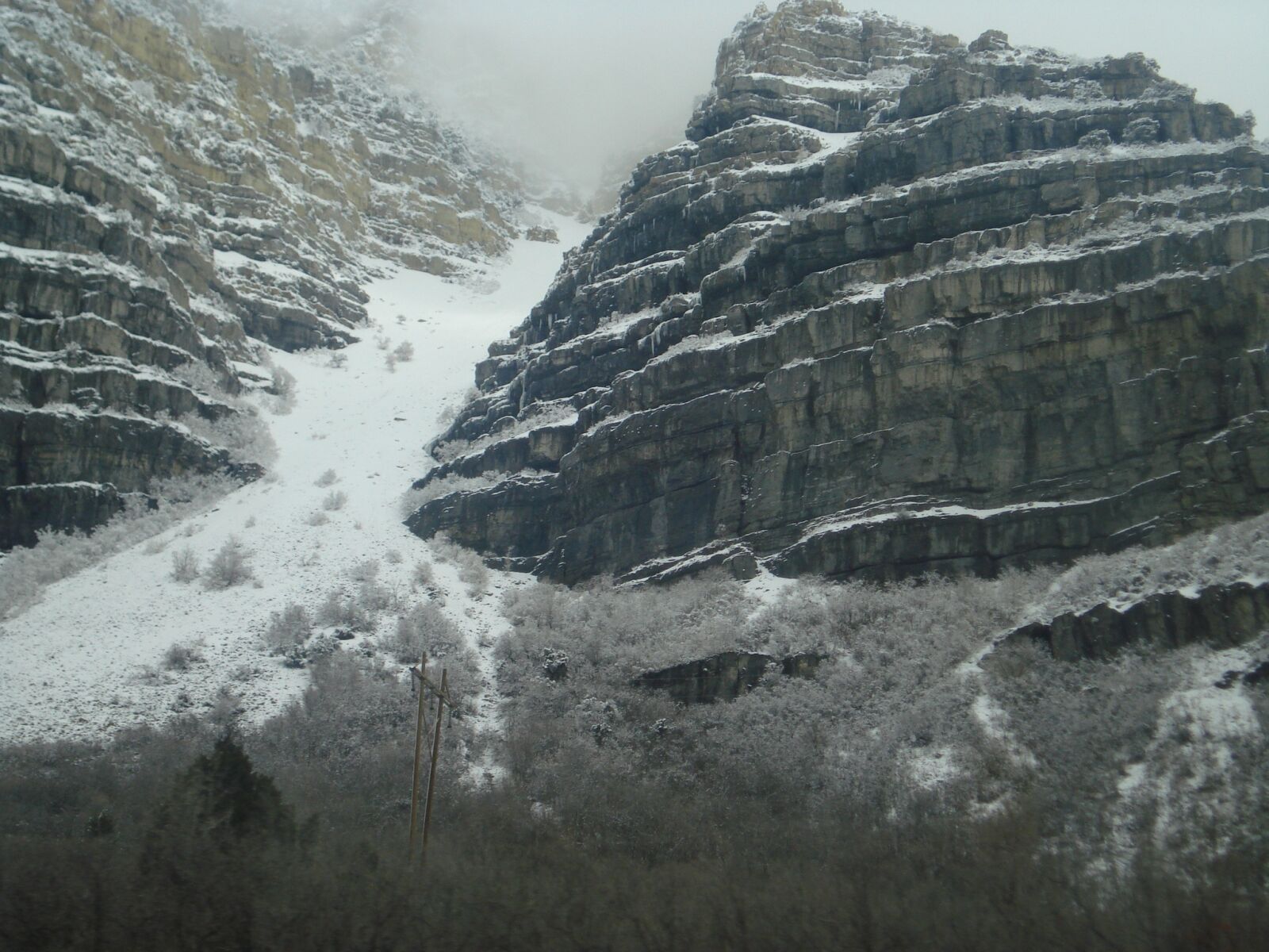 Sony DSC-W55 sample photo. Crag, mountain, snow photography