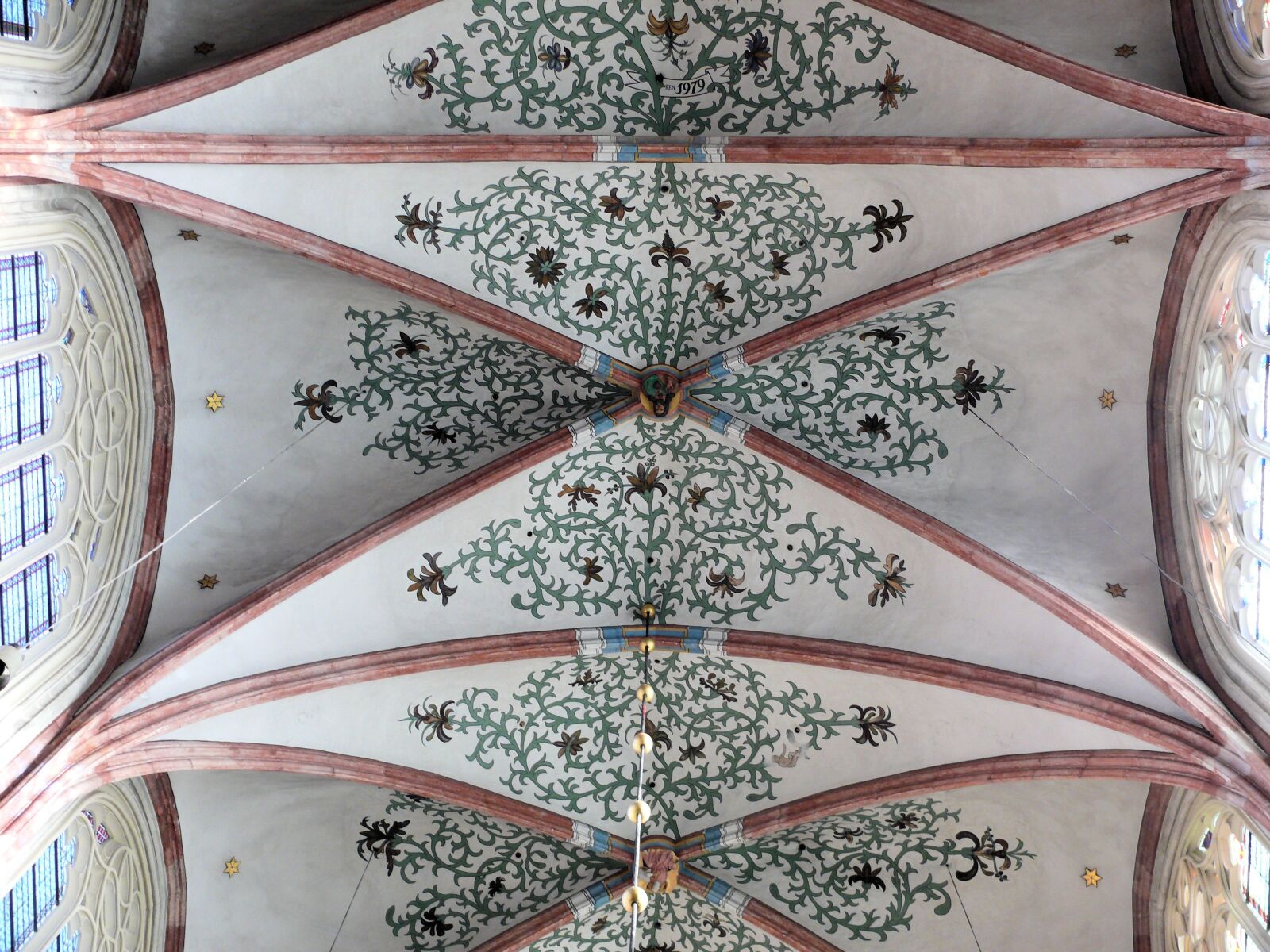 Panasonic DMC-FZ50 sample photo. Church, dakgewelf, symmetry photography