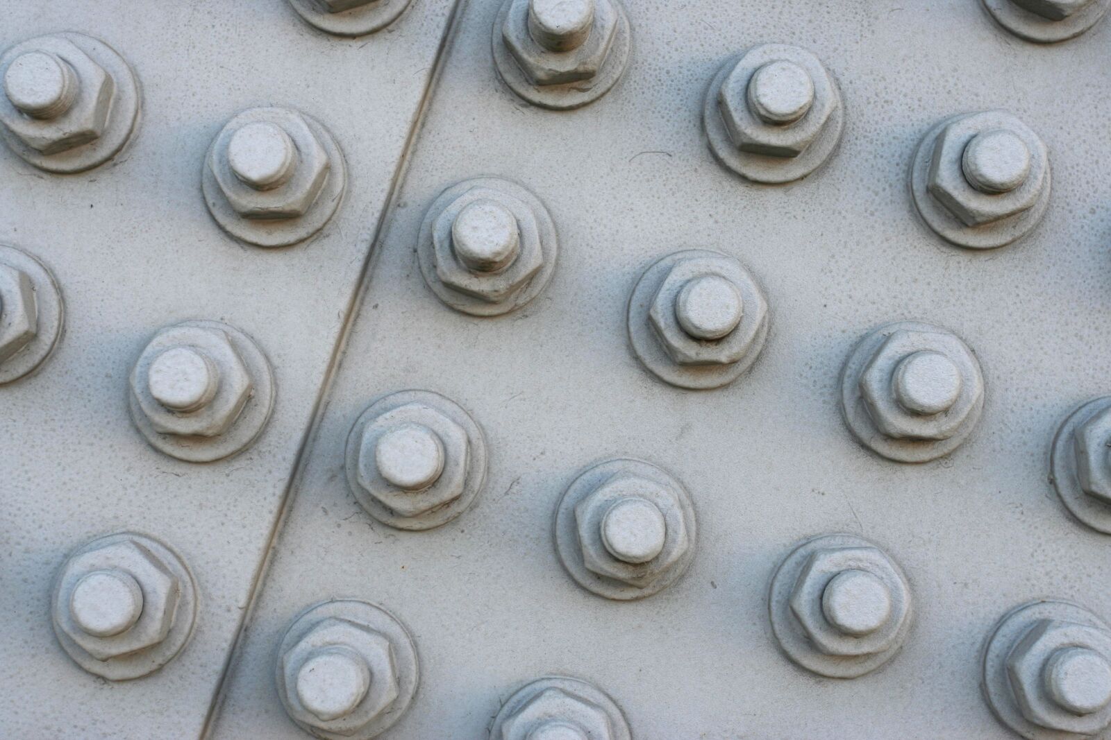 Canon EOS 350D (EOS Digital Rebel XT / EOS Kiss Digital N) sample photo. Bolt, pattern, bridge photography