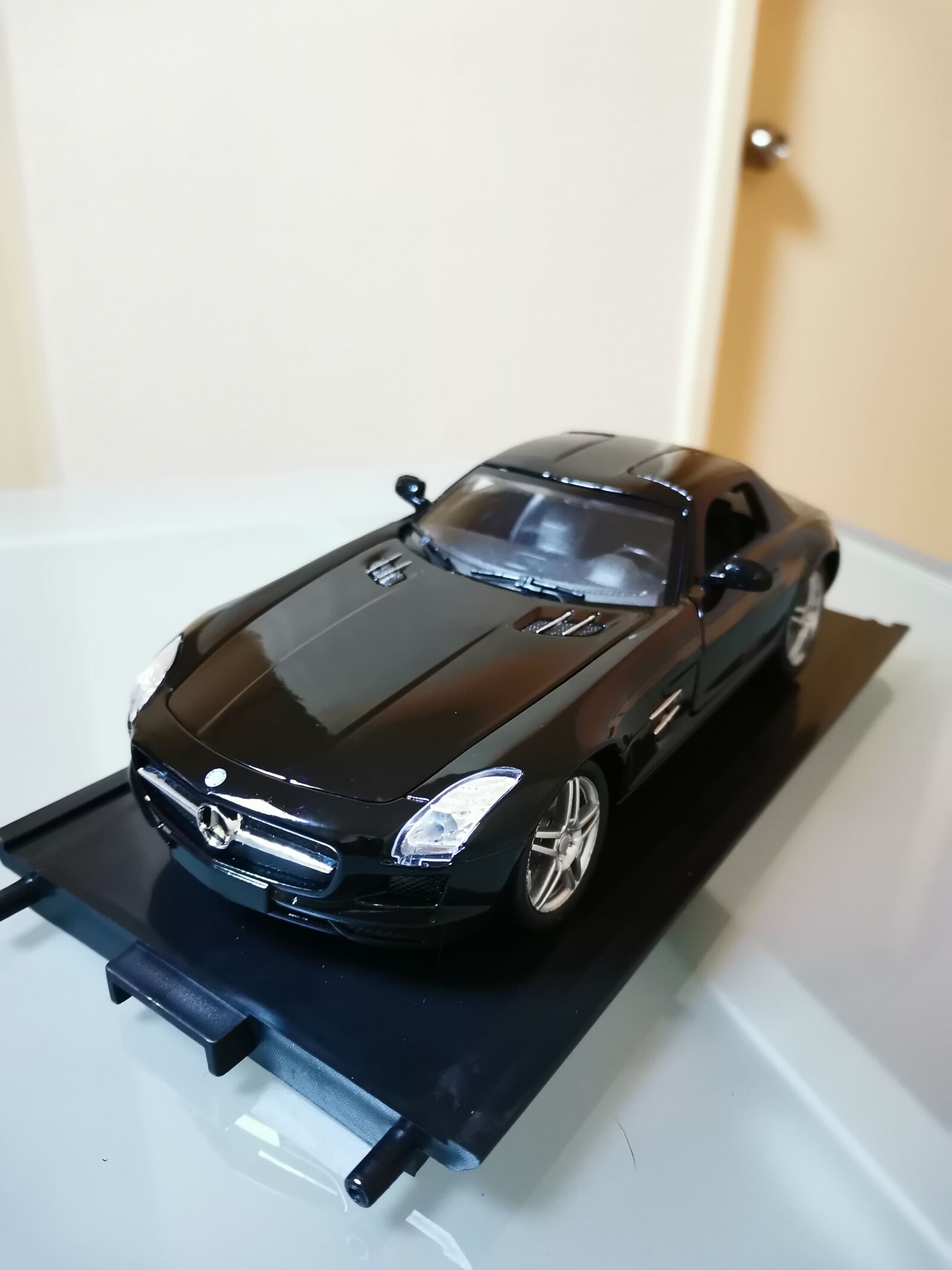 HUAWEI YAL-L21 sample photo. Diecast, mercedes benz, sls photography