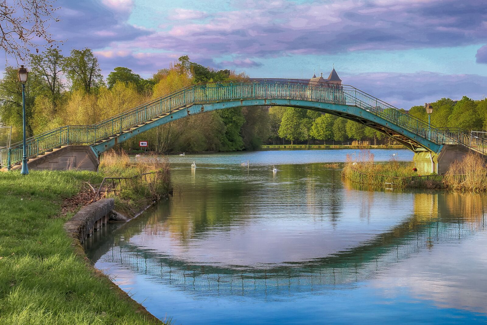 Canon EOS 70D + Canon EF-S 18-200mm F3.5-5.6 IS sample photo. Landscape, bridge, reflection photography