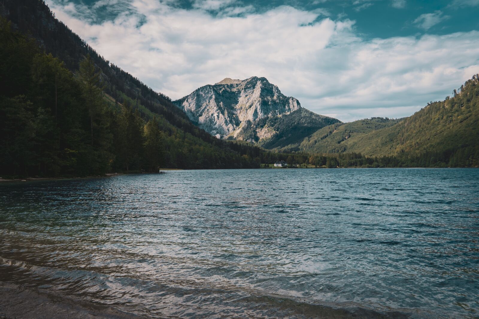 Sony E 18-135mm F3.5-5.6 OSS sample photo. Lake, sea, traunsee photography