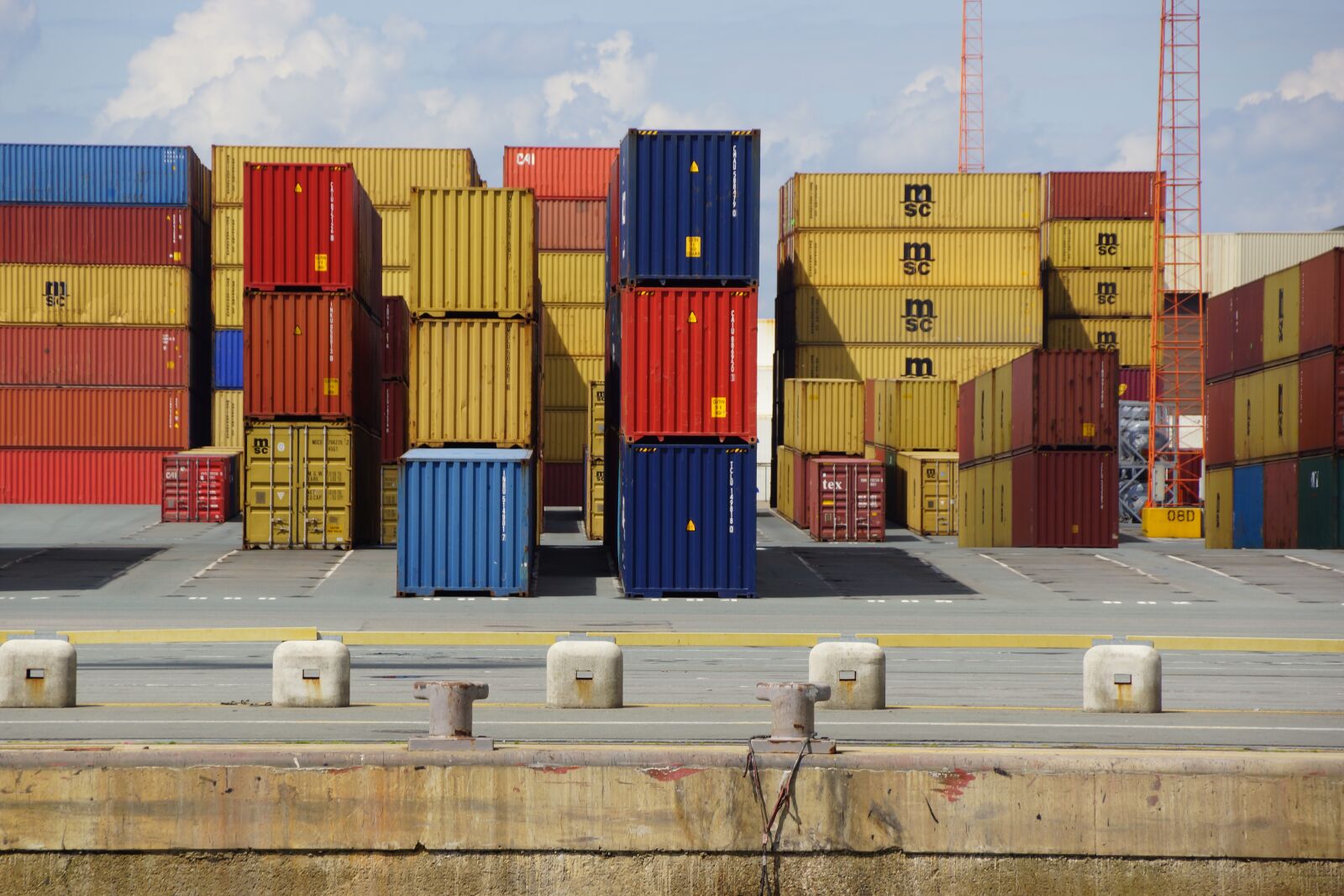 Sony DT 18-250mm F3.5-6.3 sample photo. Antwerp, belgium, container photography