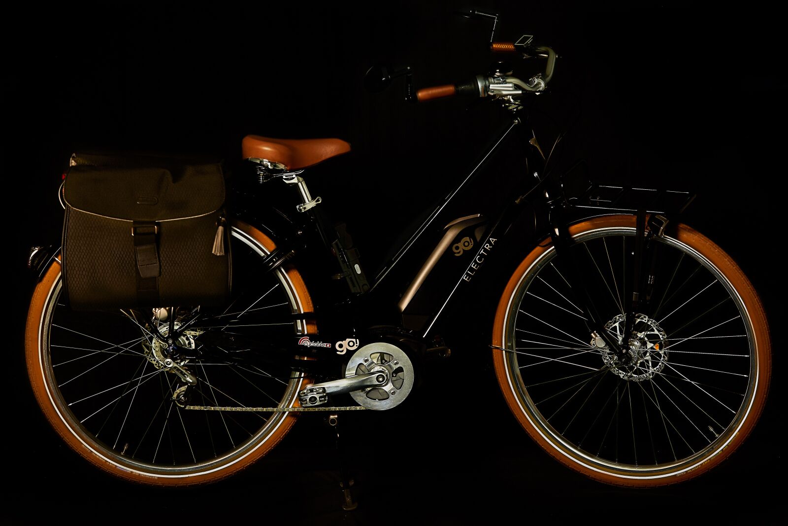 Canon EOS 5D Mark III + Canon EF 100mm F2.8L Macro IS USM sample photo. Bike, vintage, roues photography