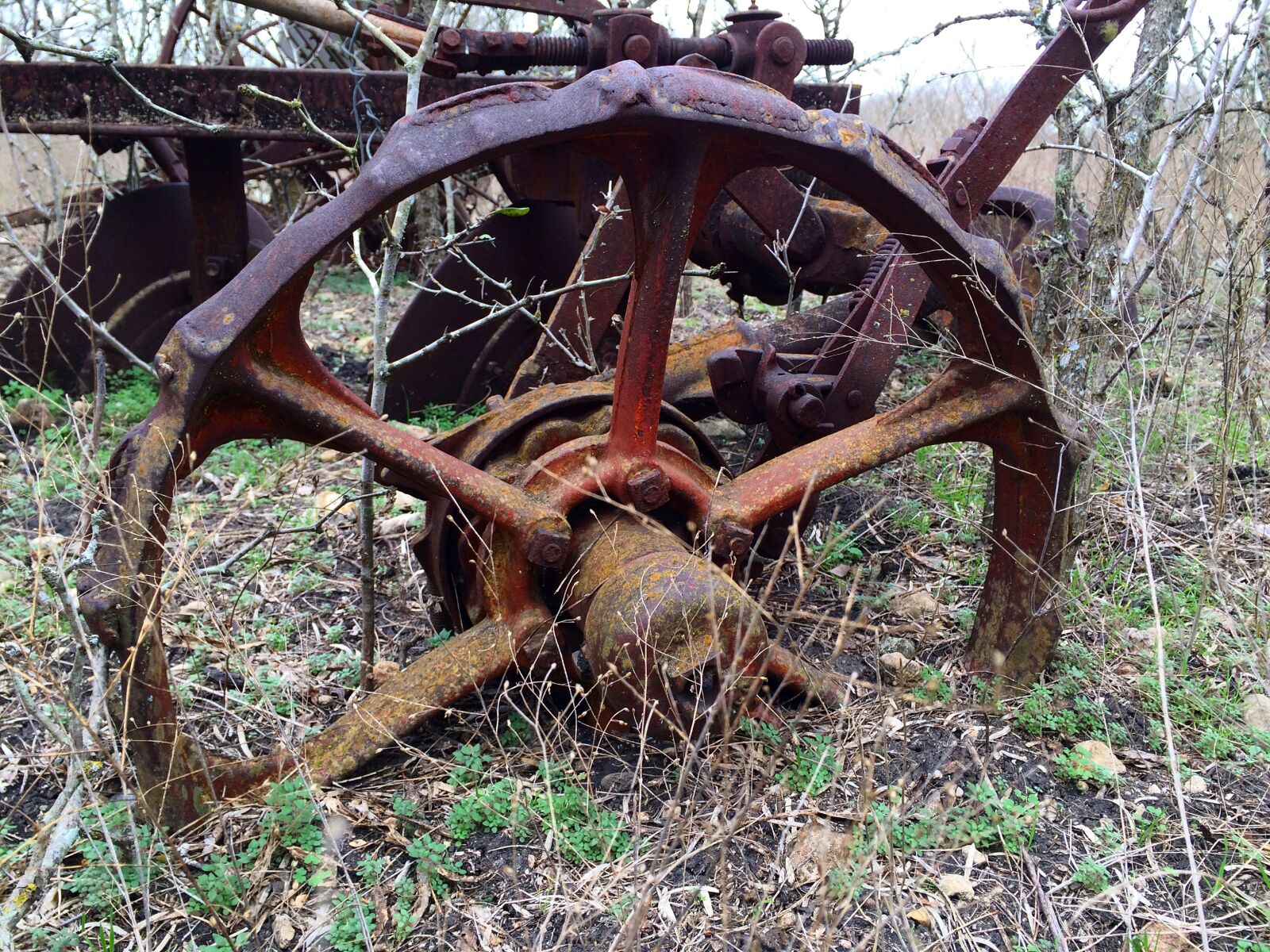iPhone 5s back camera 4.15mm f/2.2 sample photo. Country, farm implement, tractor photography
