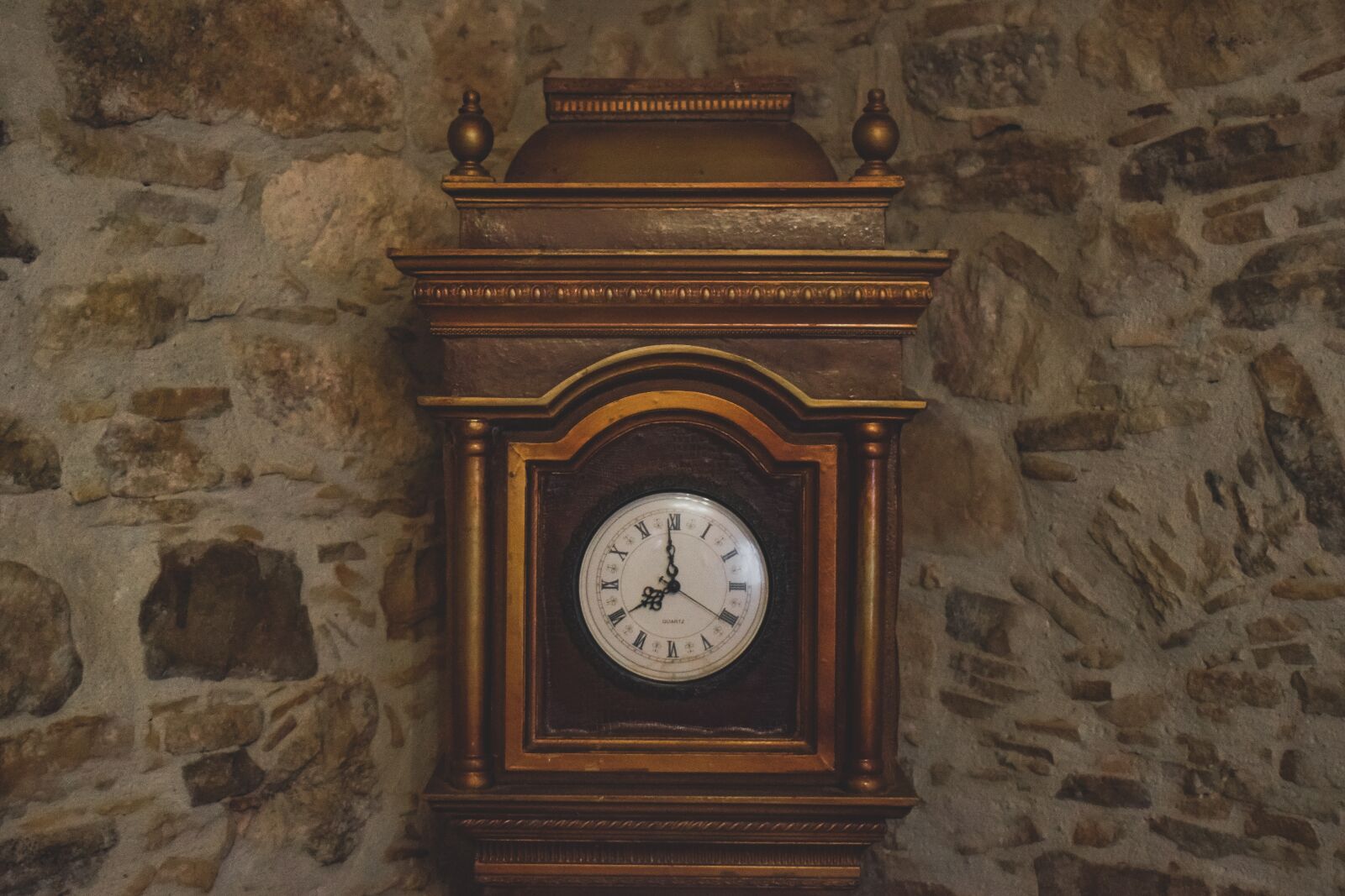 Nikon D3300 sample photo. Clock, wooden, vintage photography