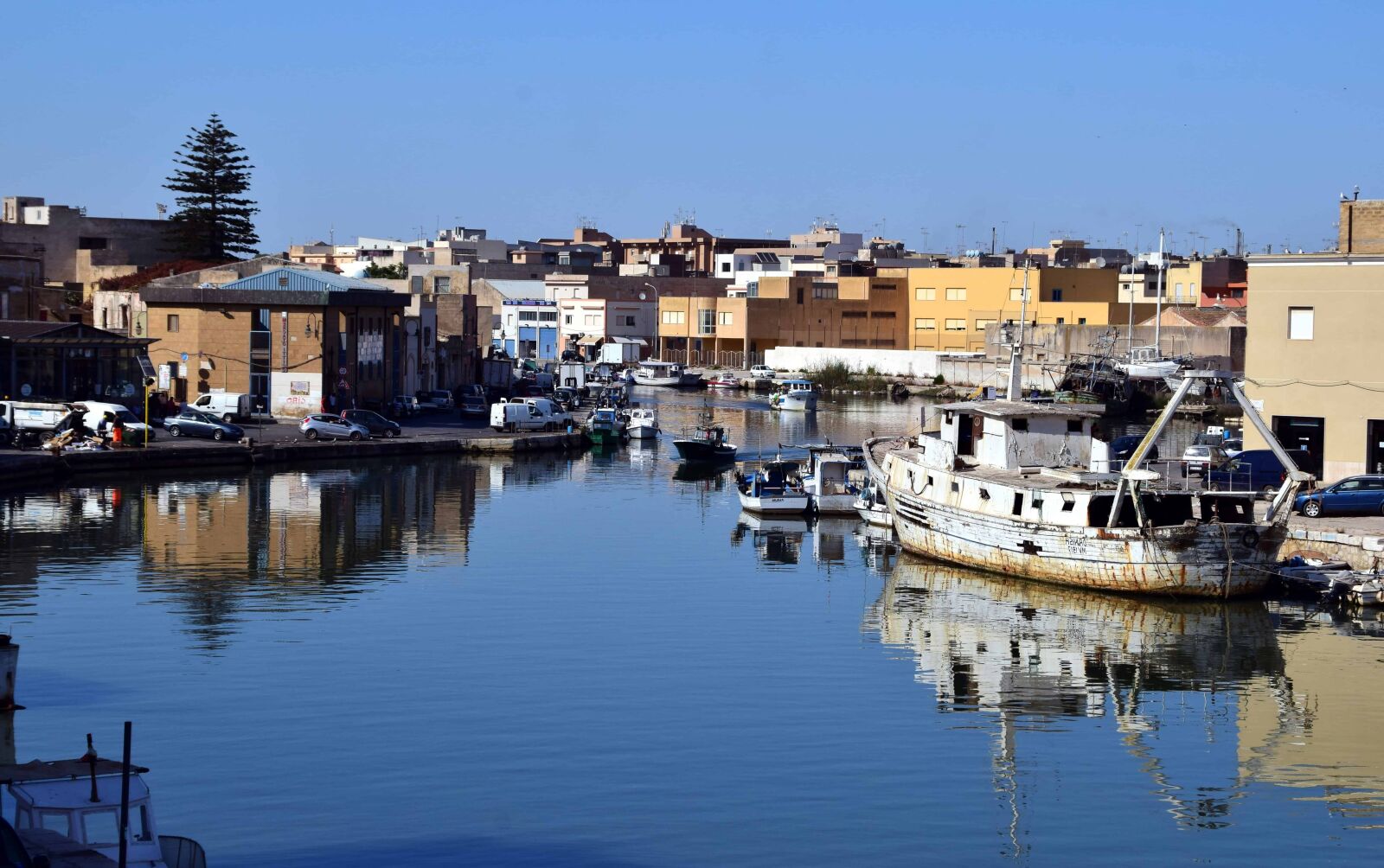 Nikon D3300 sample photo. Harbor, sea, boat, city photography
