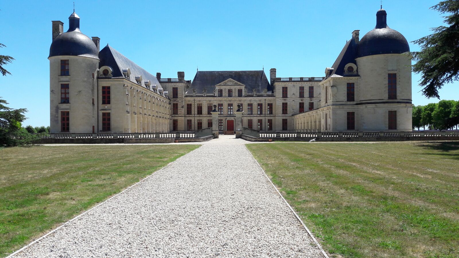 Samsung Galaxy A5(2016) sample photo. Château, oiron, france photography
