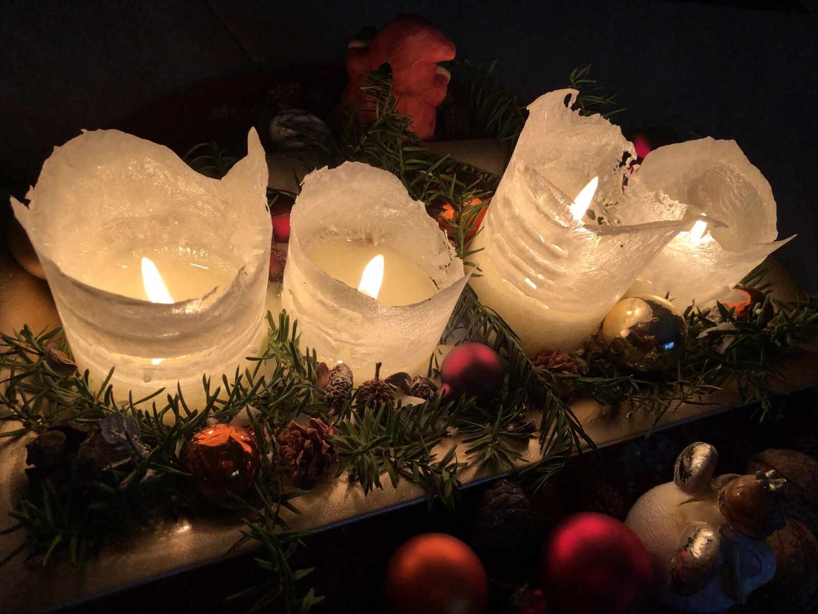 iPhone 8 back camera 3.99mm f/1.8 sample photo. Advent, candles, christmas photography