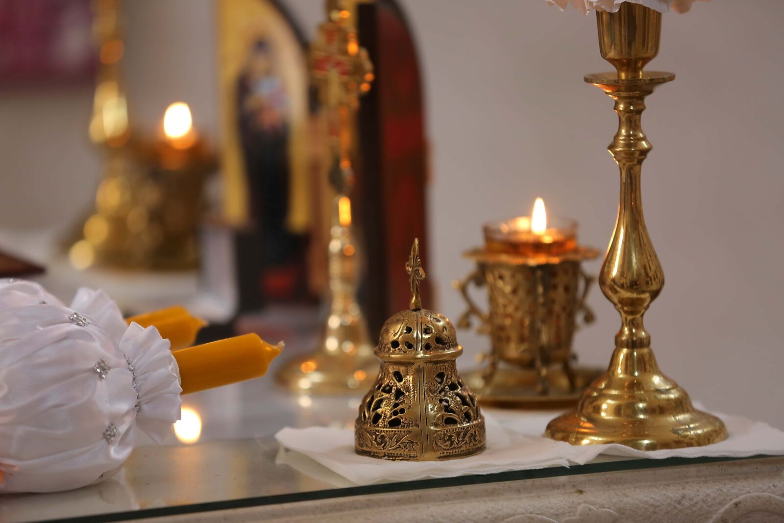 Canon EOS 5D Mark III + Canon EF 70-200mm F2.8L IS II USM sample photo. Orthodox, christianity, altar, candles photography