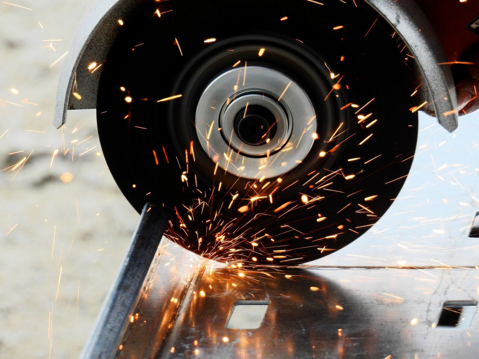 Nikon Coolpix P900 sample photo. Flex, flexing, angle grinder photography