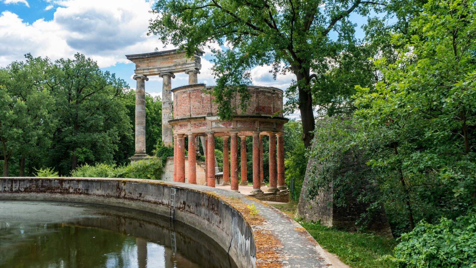 Sony a7 II + Sony FE 28-70mm F3.5-5.6 OSS sample photo. Ruinenberg, potsdam, ruins photography