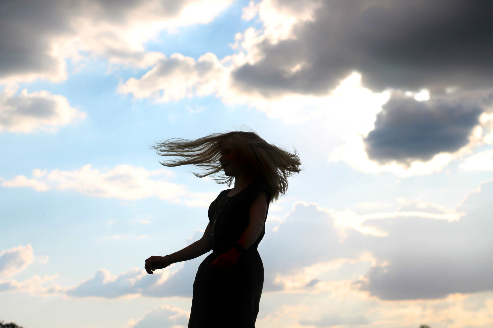Canon EOS 1100D (EOS Rebel T3 / EOS Kiss X50) sample photo. Girl, dance, sun photography