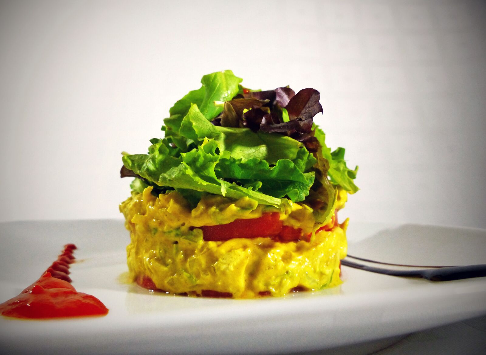 Panasonic Lumix DMC-FZ200 sample photo. Salad, chicken, curry photography