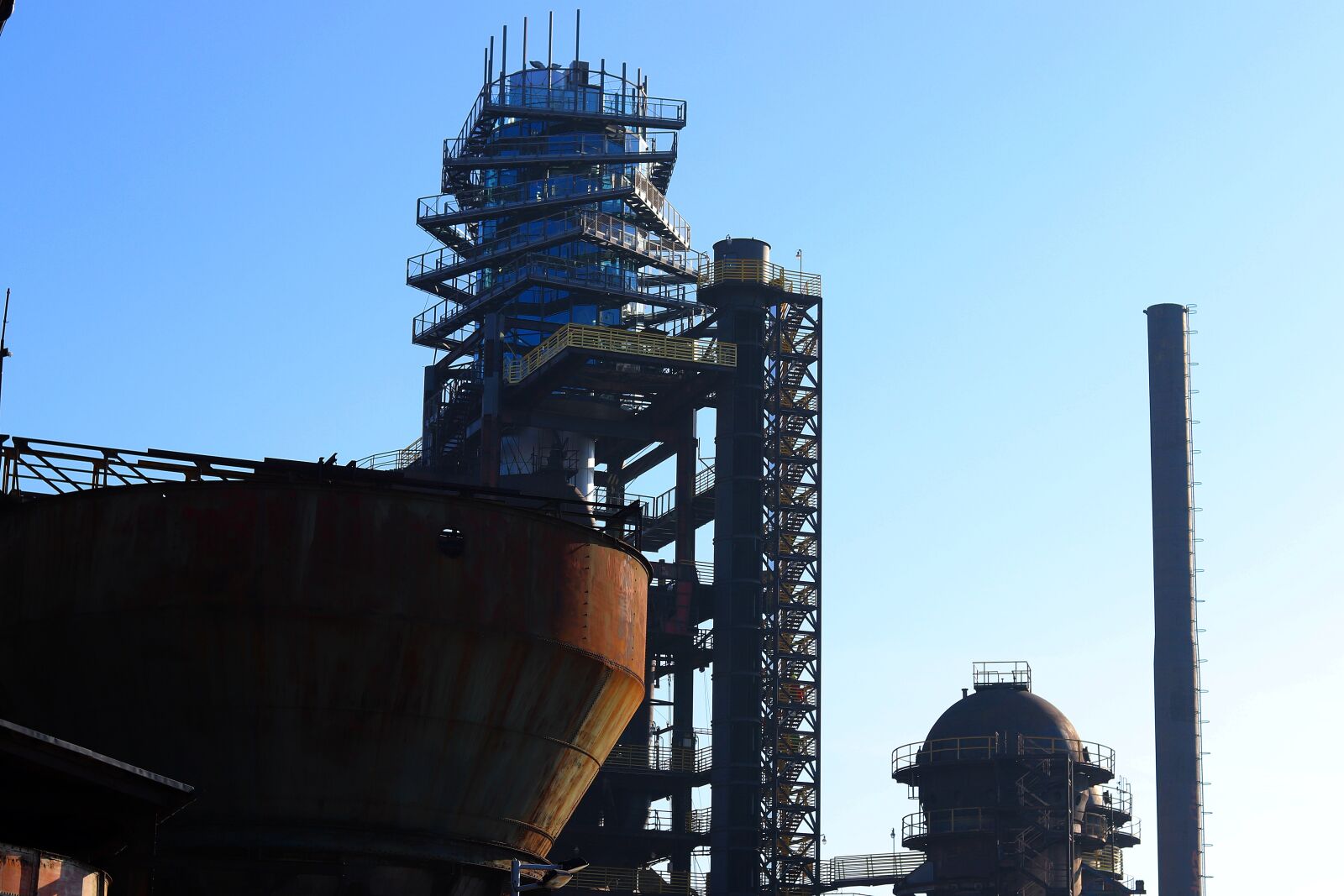 Canon EOS 77D (EOS 9000D / EOS 770D) + Canon EF 50mm F1.8 STM sample photo. Industry, iron, history photography
