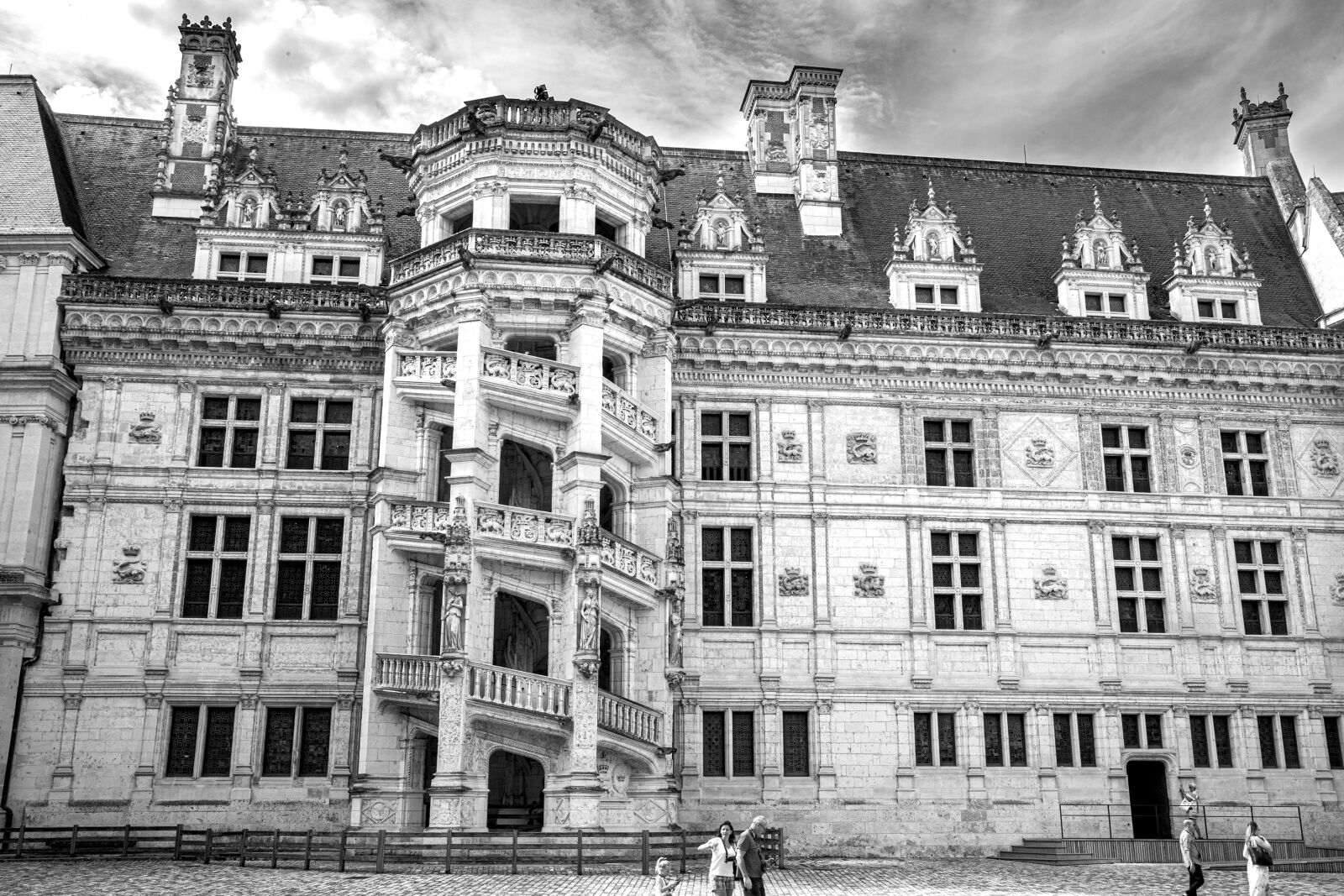 Canon 24-70mm F2.8 DG OS HSM | Art 017 sample photo. Castle, blois, architecture photography