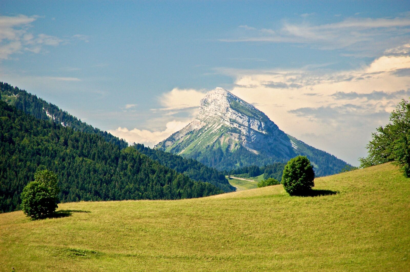 Nikon D50 sample photo. Chamchaude, chartreuse, french alps photography