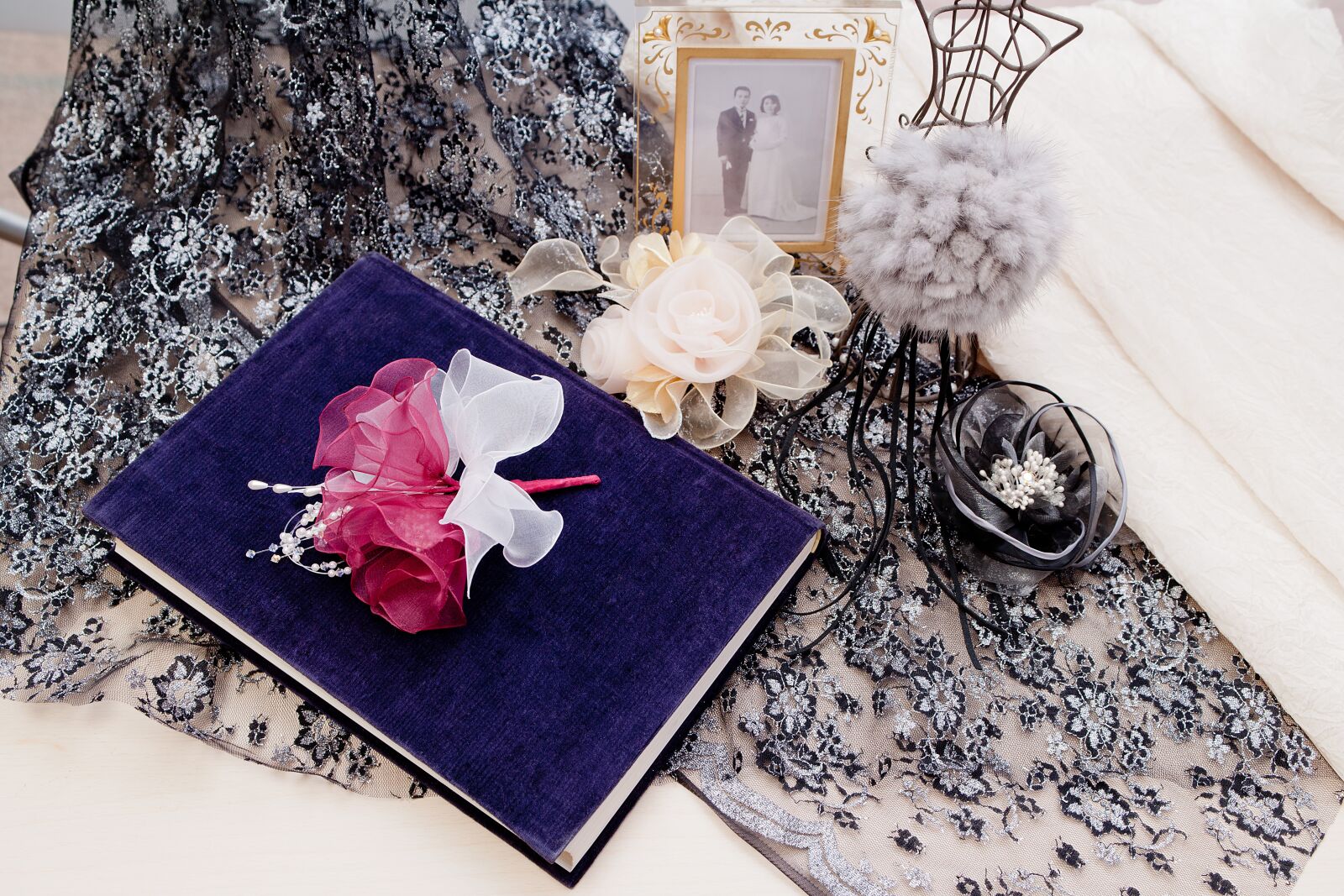 Canon EOS-1Ds Mark II sample photo. Corsage, accessories, cute photography