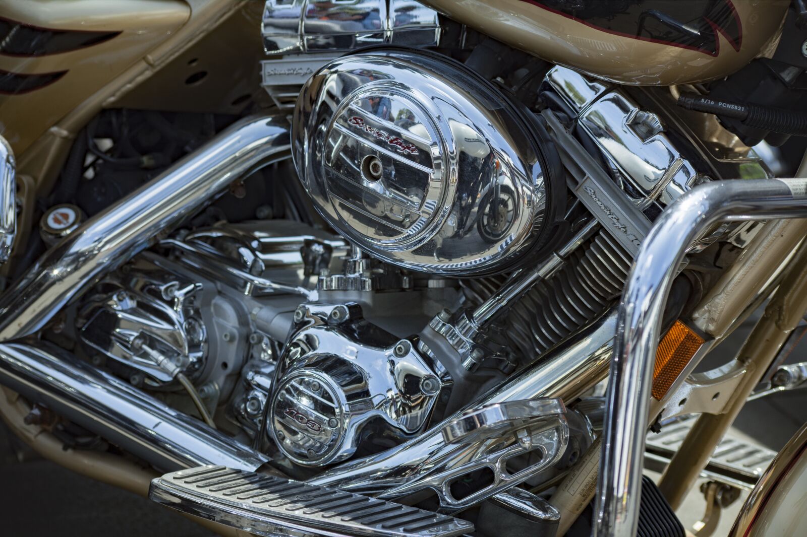 Canon EOS 5D Mark II sample photo. Motor, engine, automotive photography